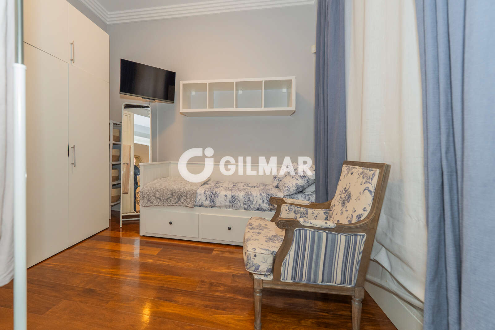 Property slider Gilmar