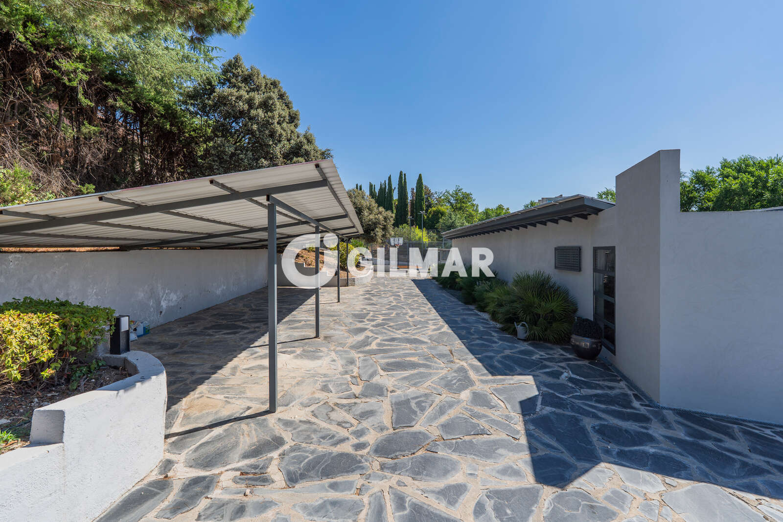 Property slider Gilmar