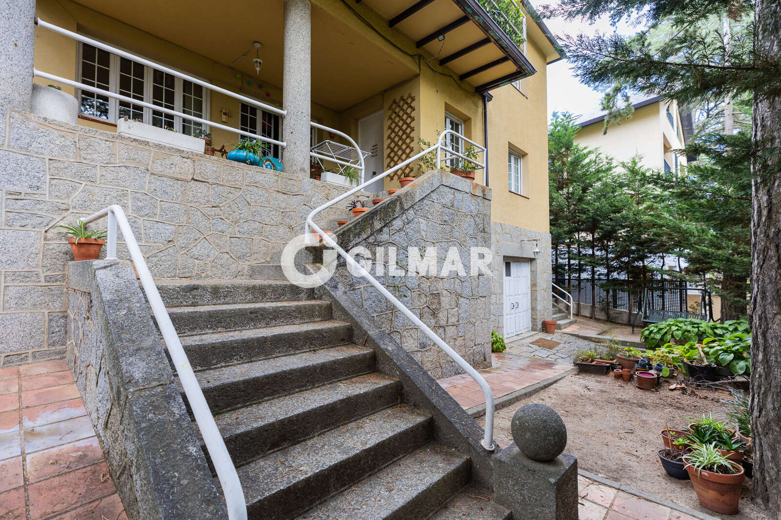 Property slider Gilmar