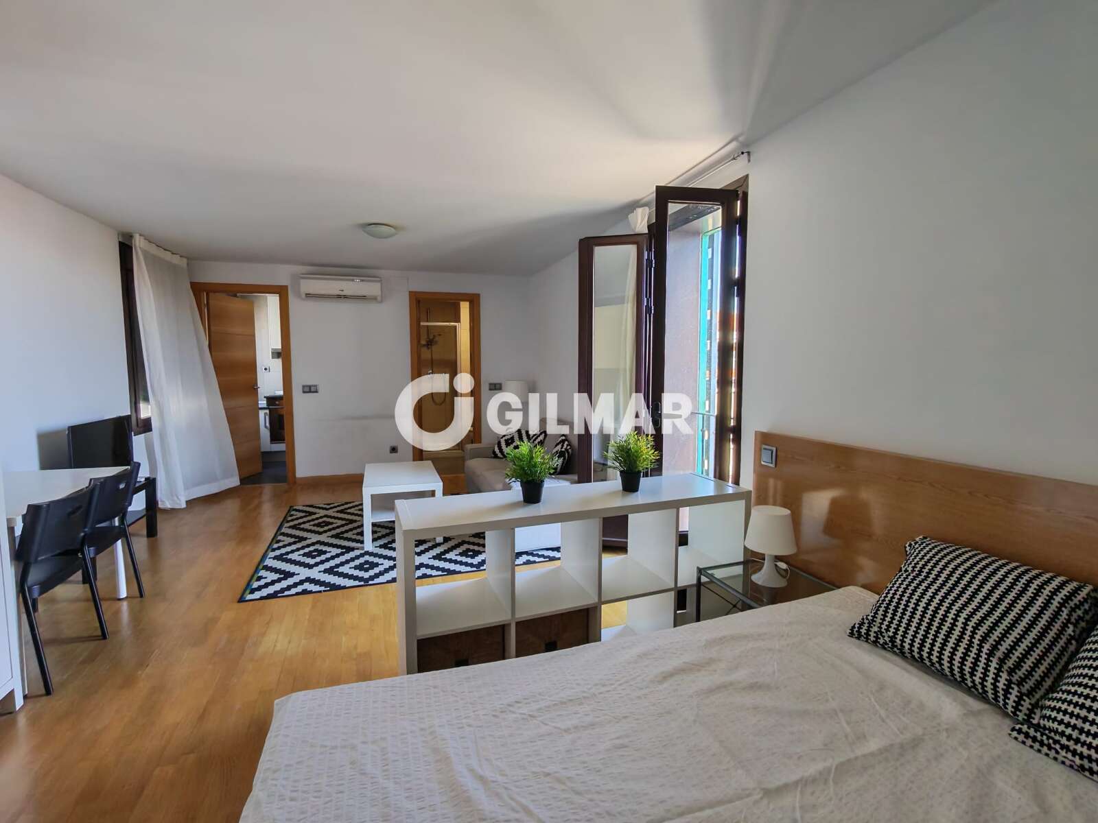 Property slider Gilmar