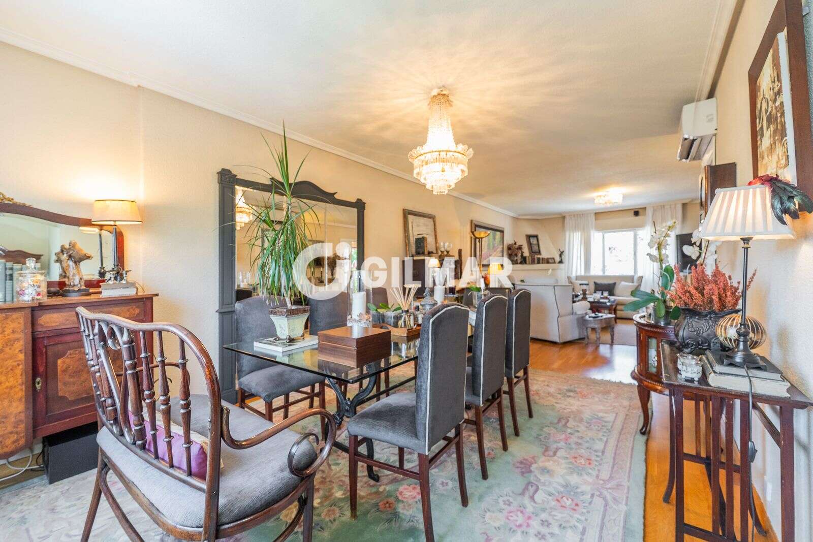 Property slider Gilmar