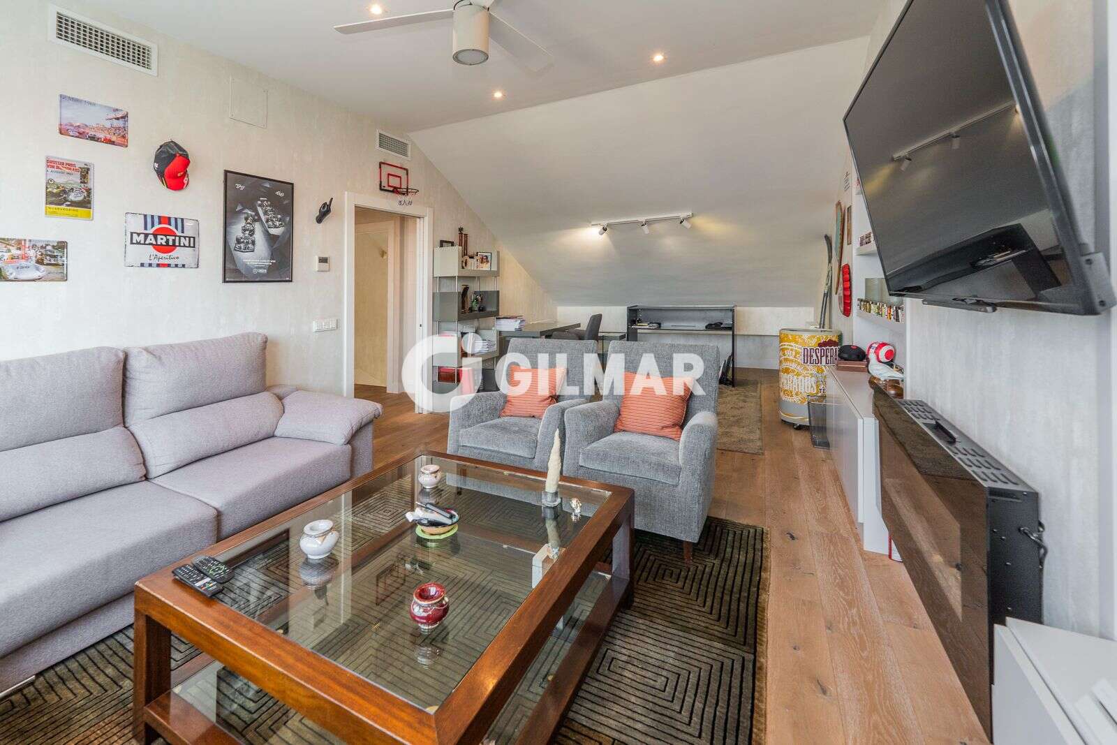 Photo of Semi-detached house