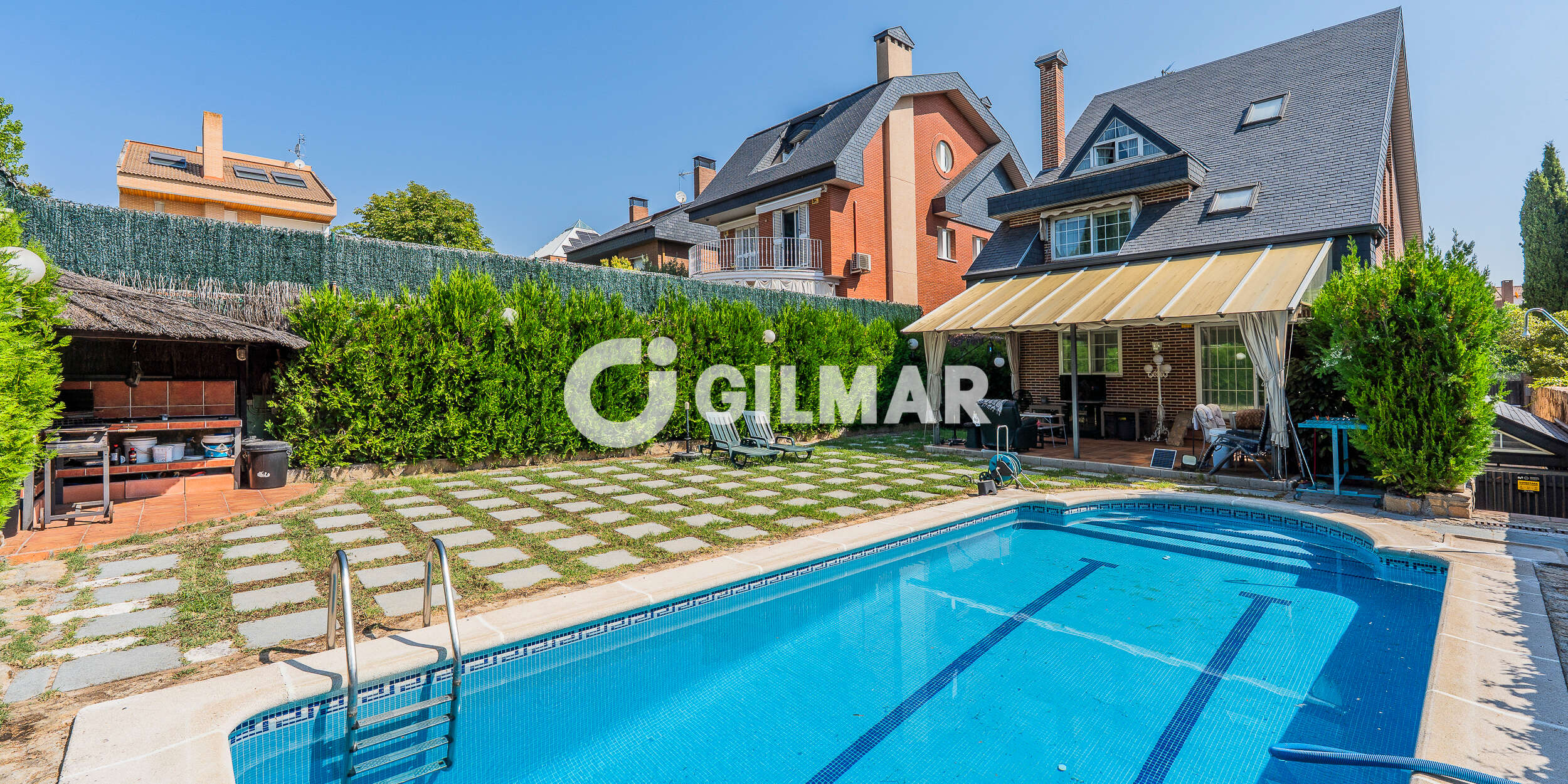 Chalet · 411 m² · 4 dorm