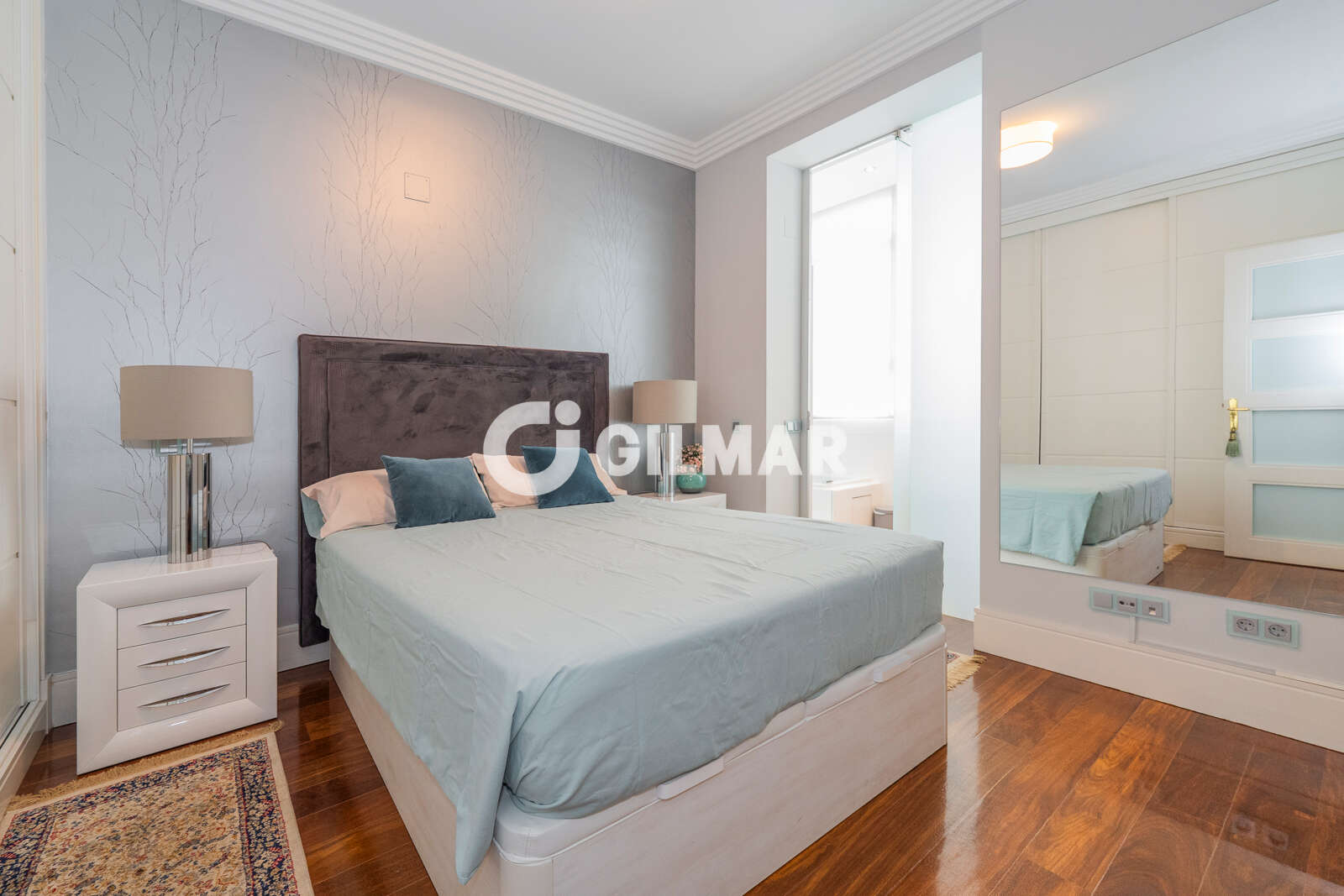 Property slider Gilmar