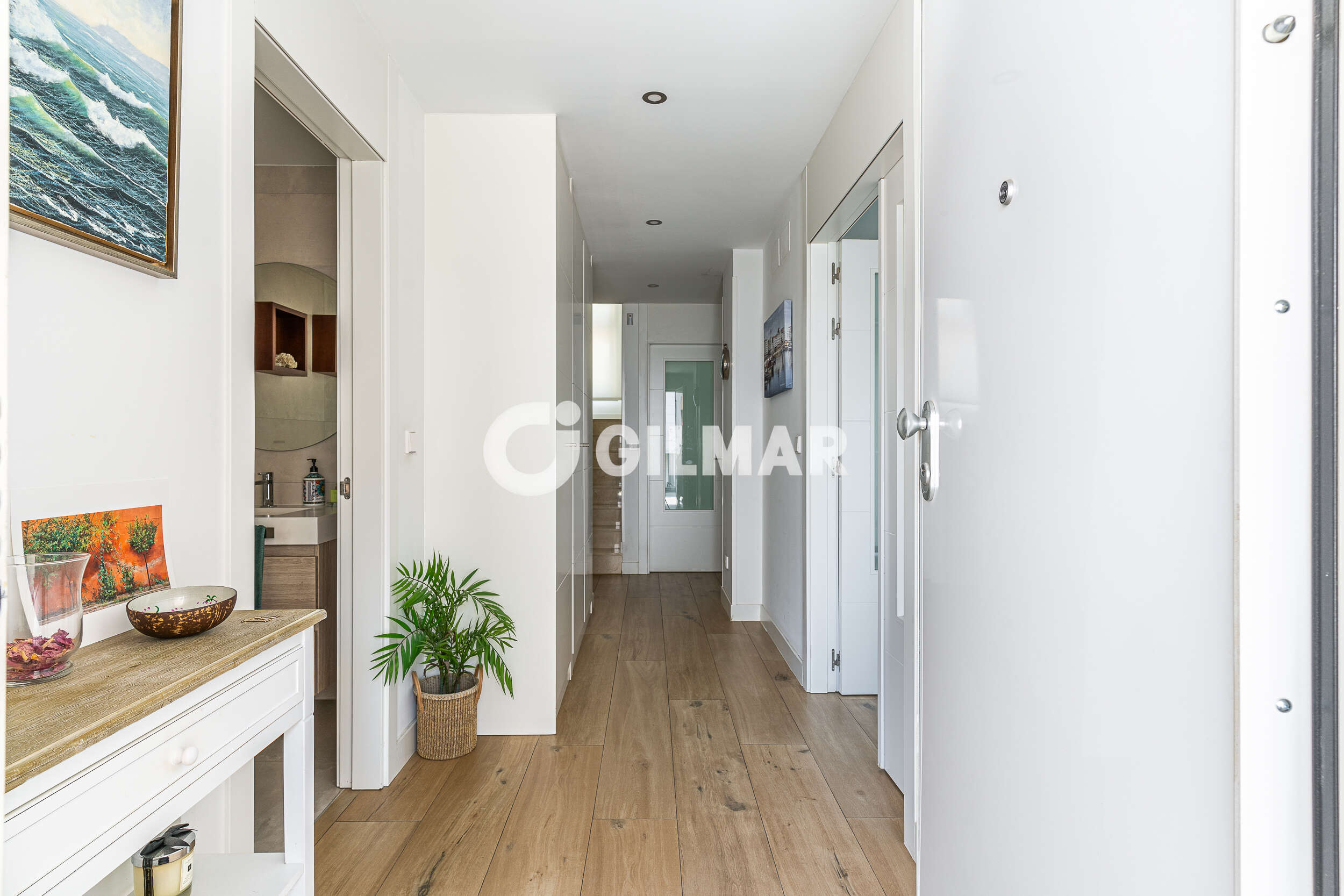 Photo of Semi-detached house