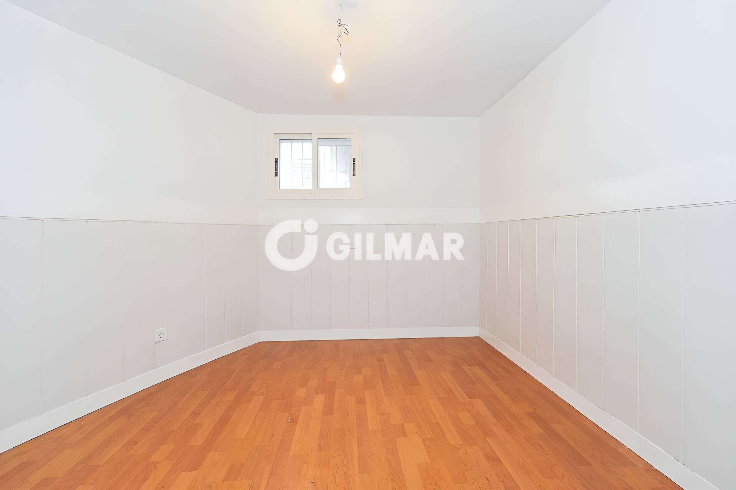 Photo of Semi-detached house