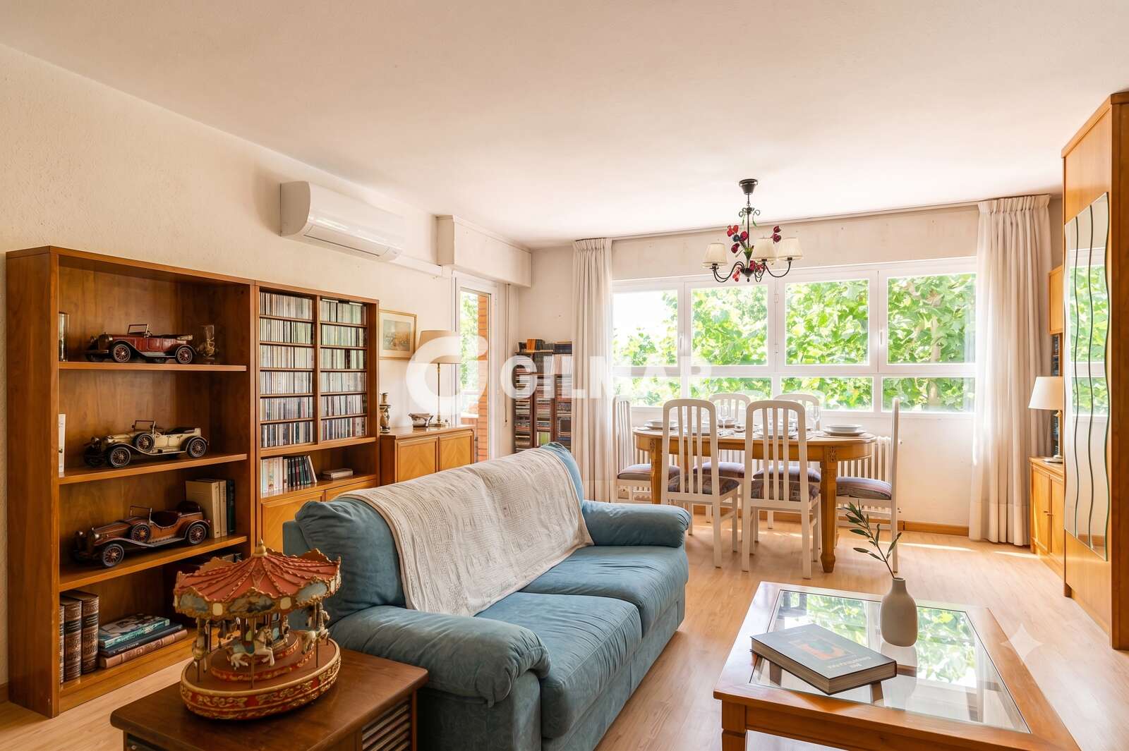 Property slider Gilmar