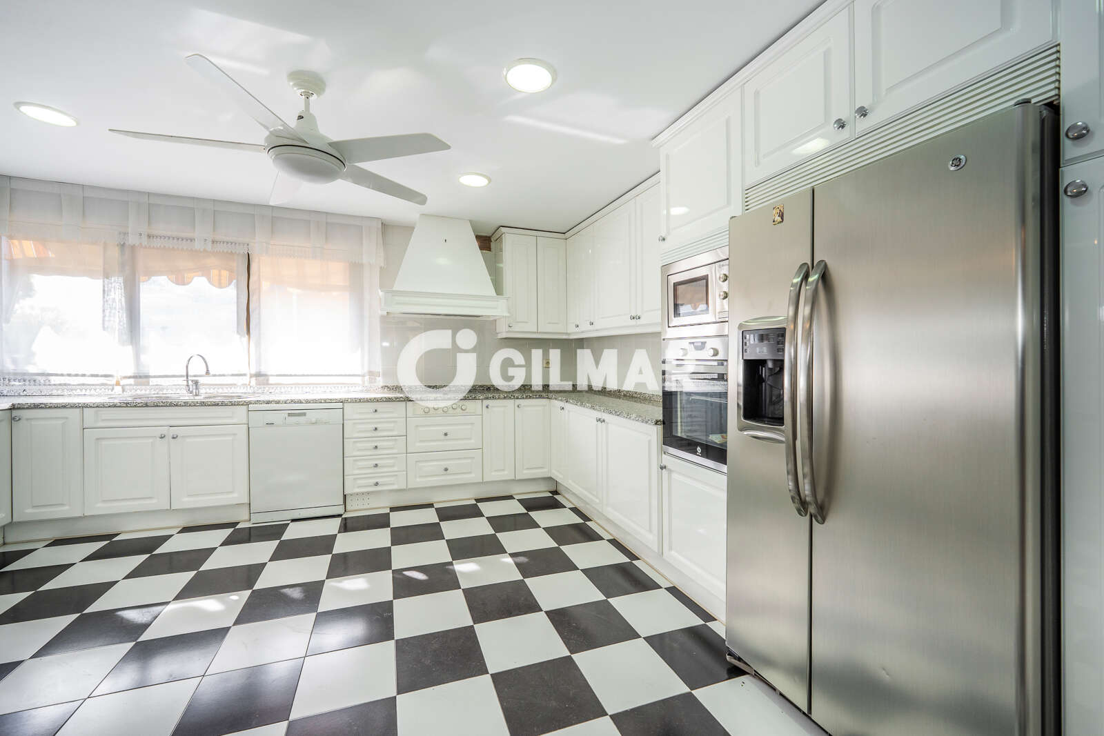 Property slider Gilmar