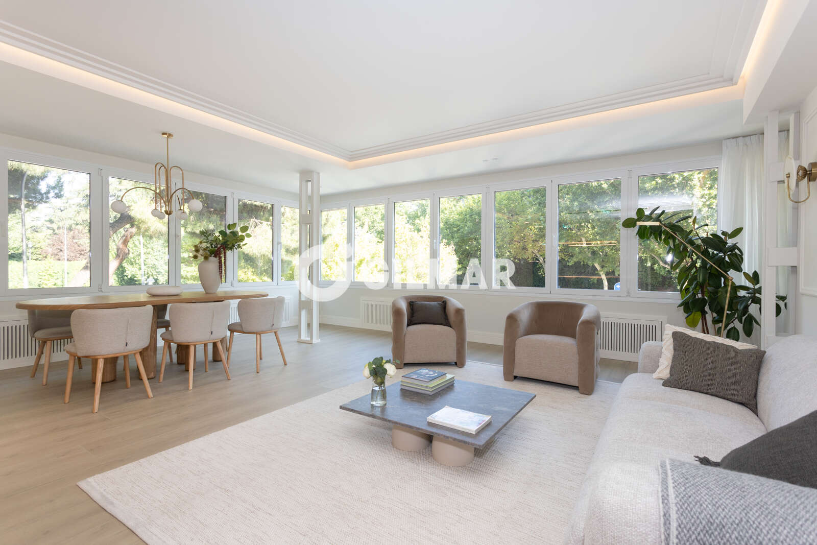 Property slider Gilmar