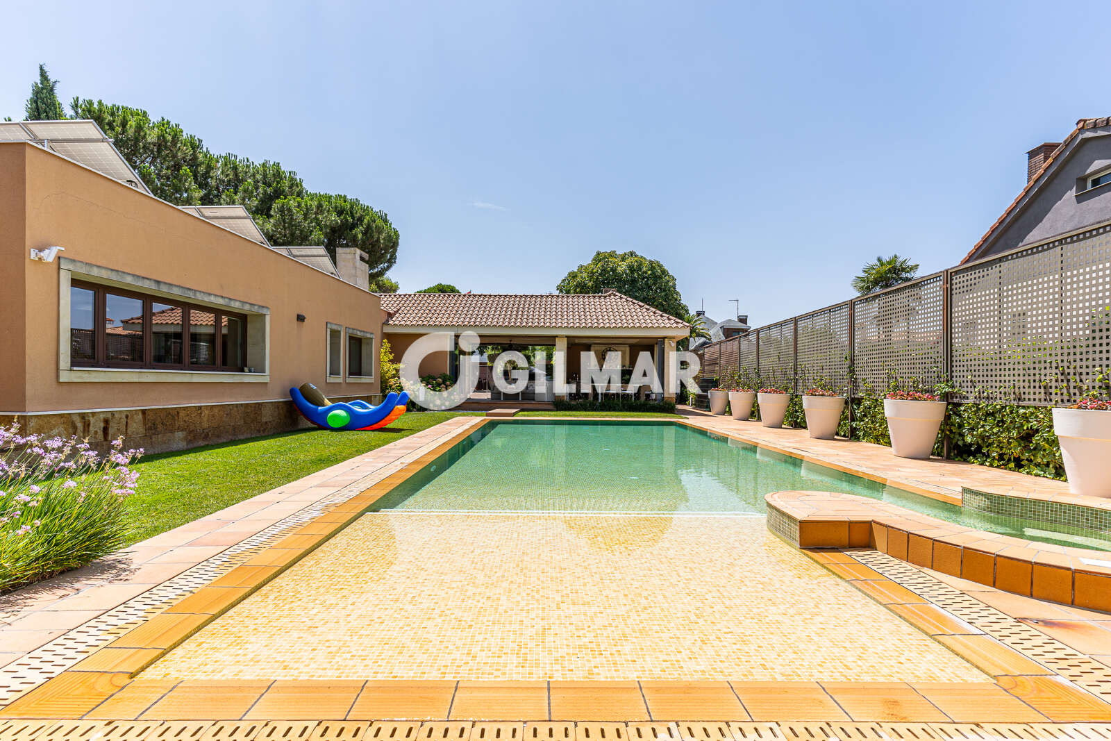 Property slider Gilmar