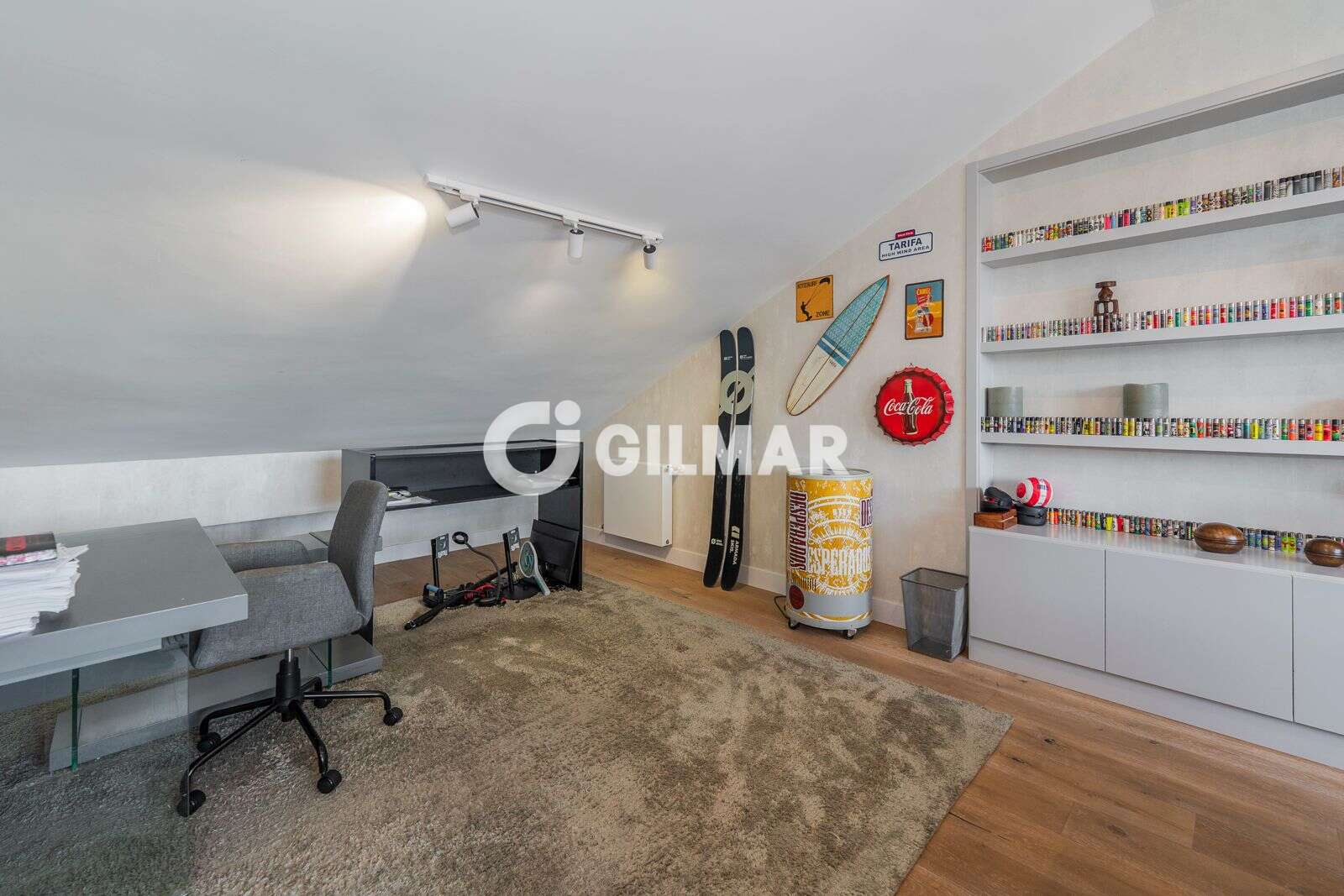 Photo of Semi-detached house