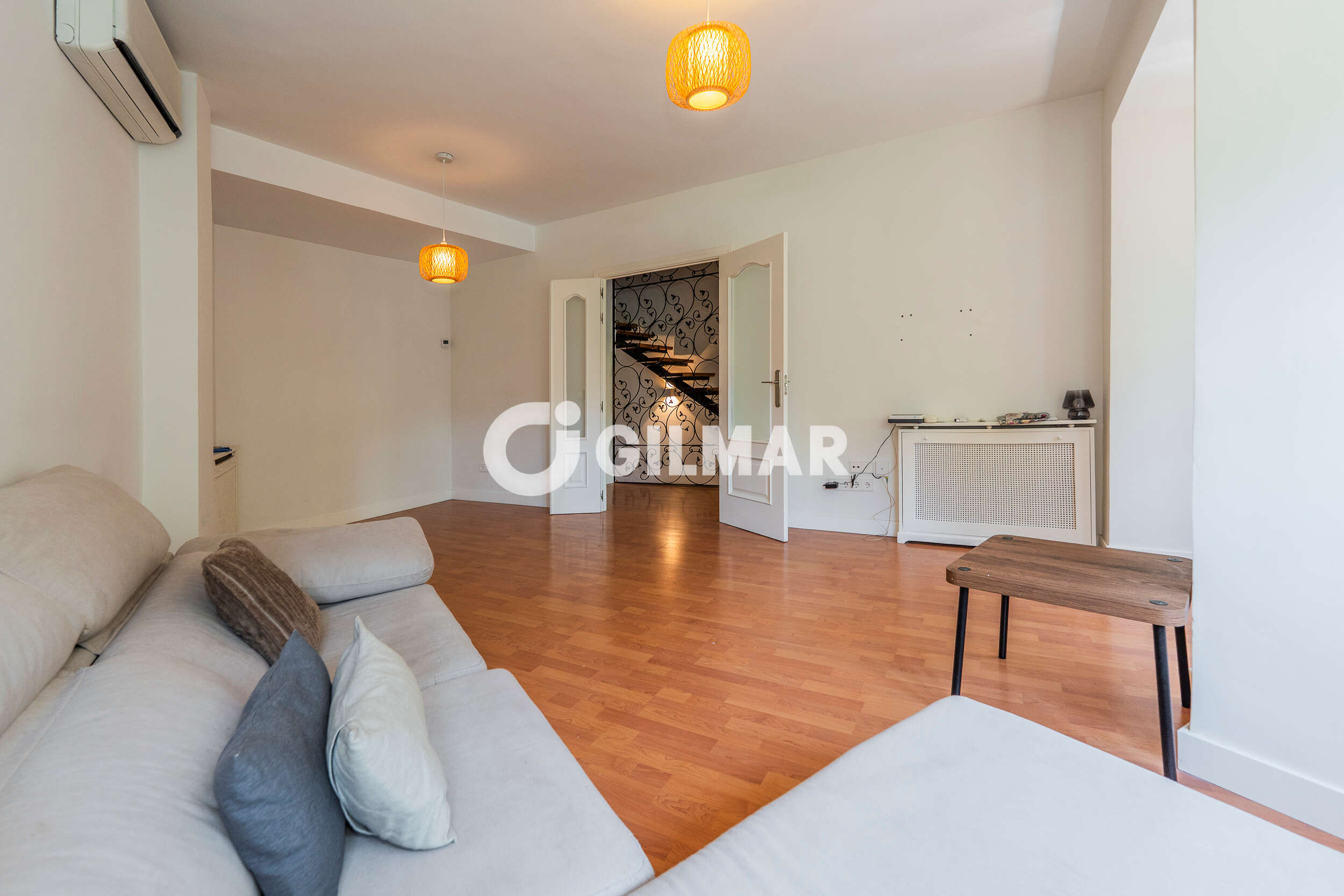 Photo of Semi-detached house