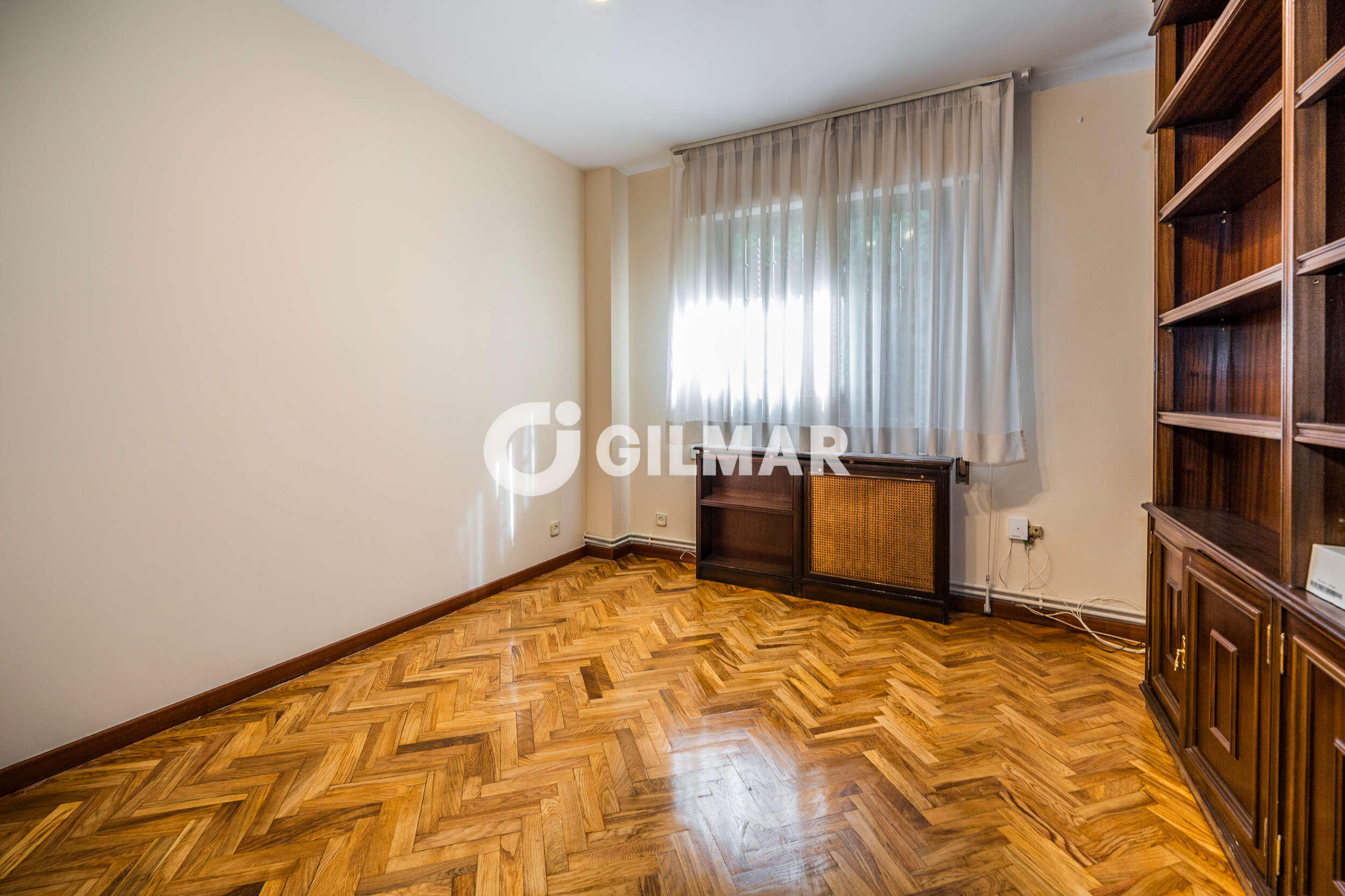 Photo of Semi-detached house