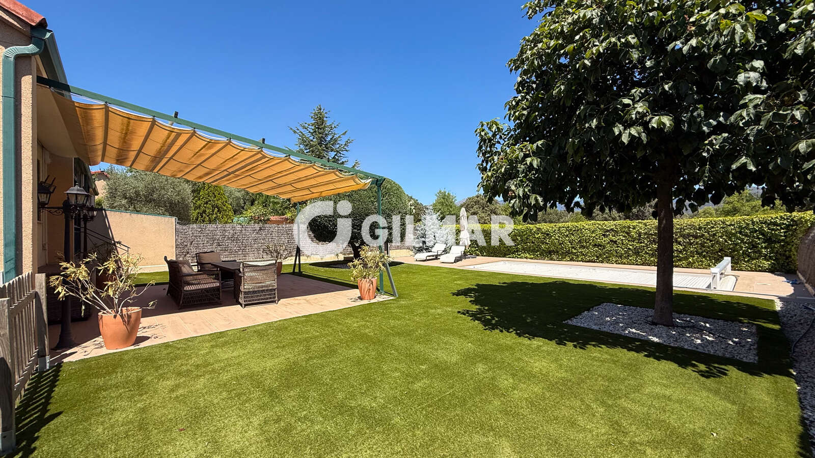 Property slider Gilmar