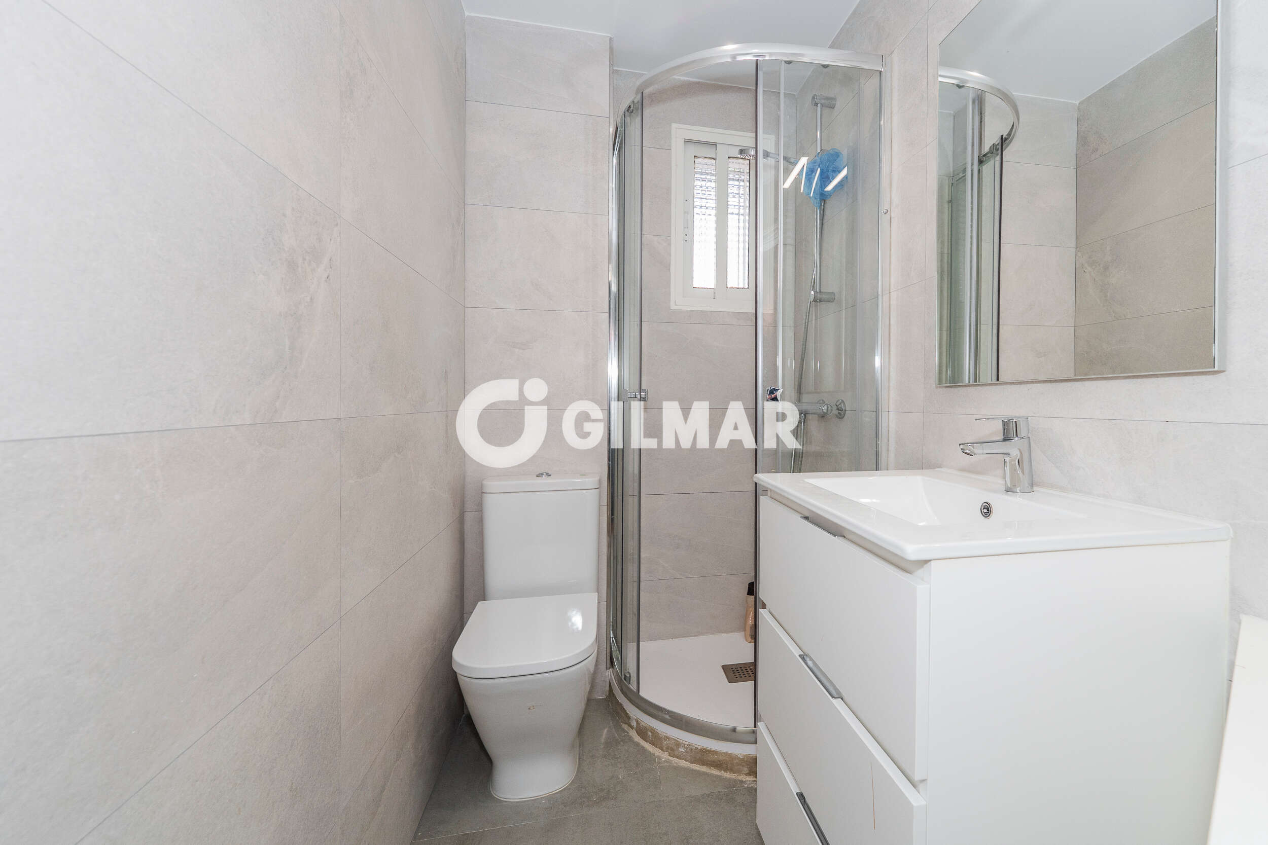 Photo of Semi-detached house