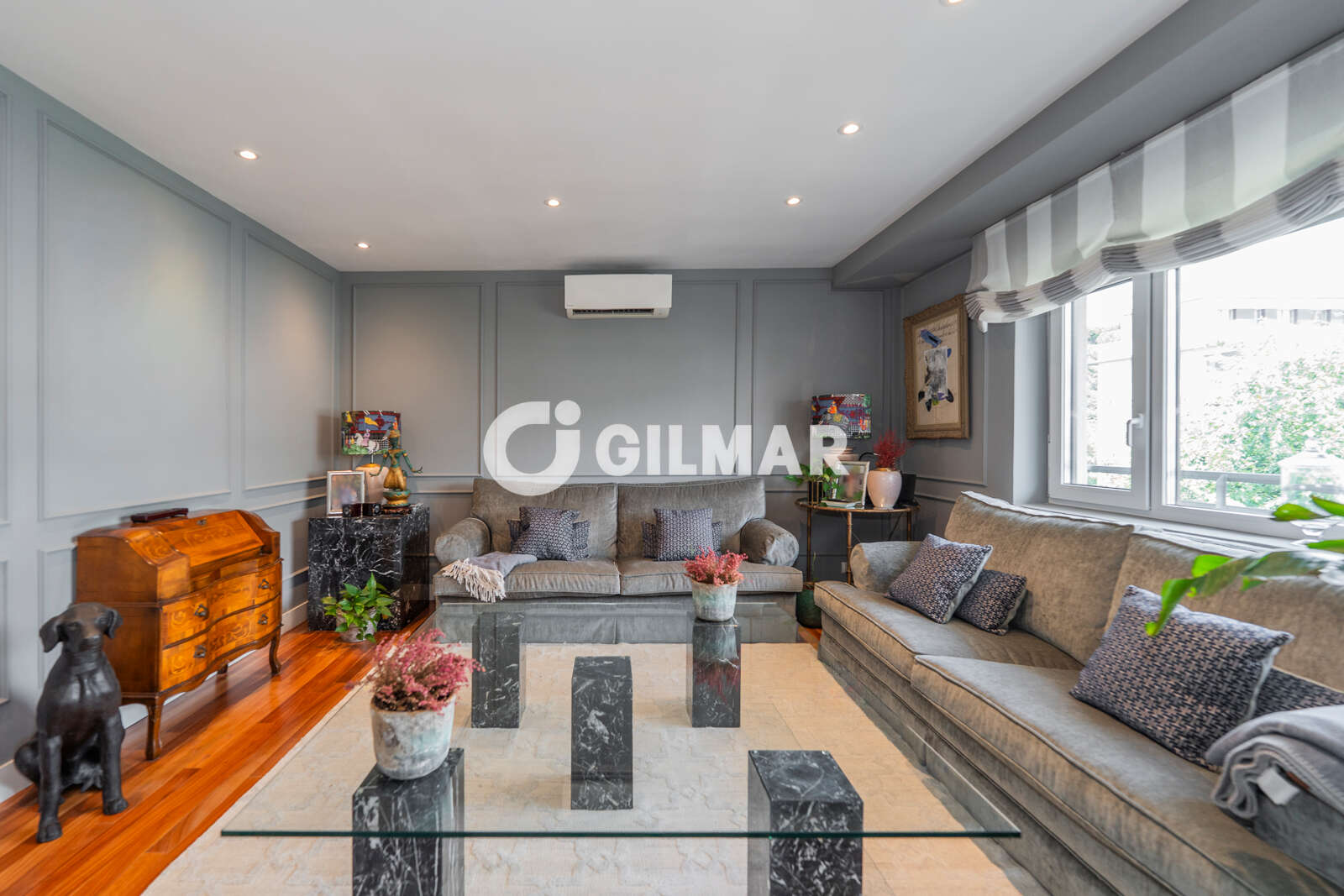 Property slider Gilmar