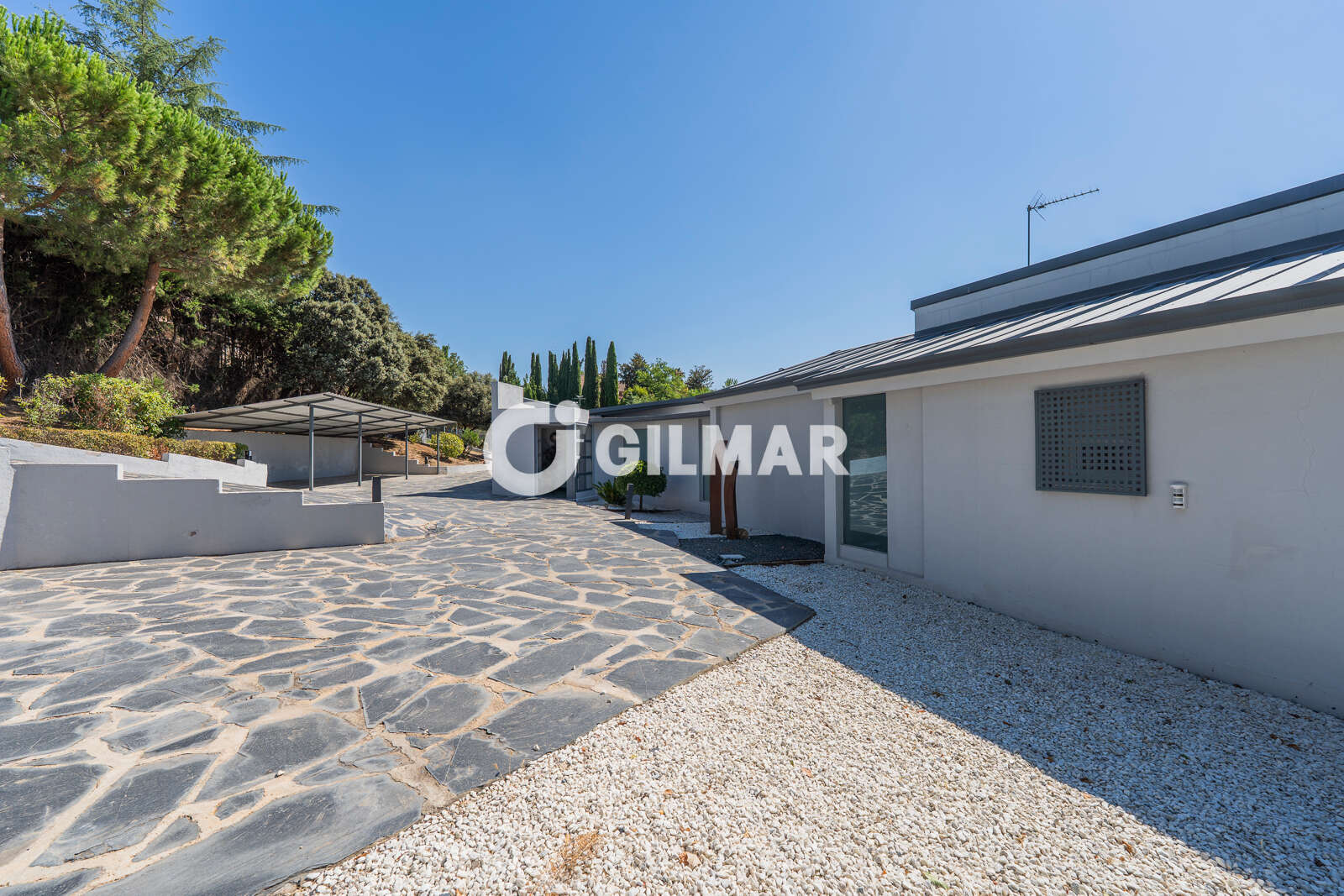 Property slider Gilmar