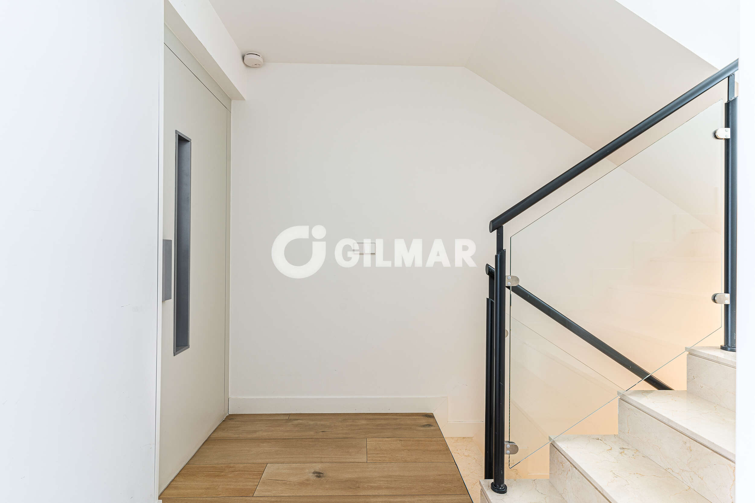 Photo of Semi-detached house