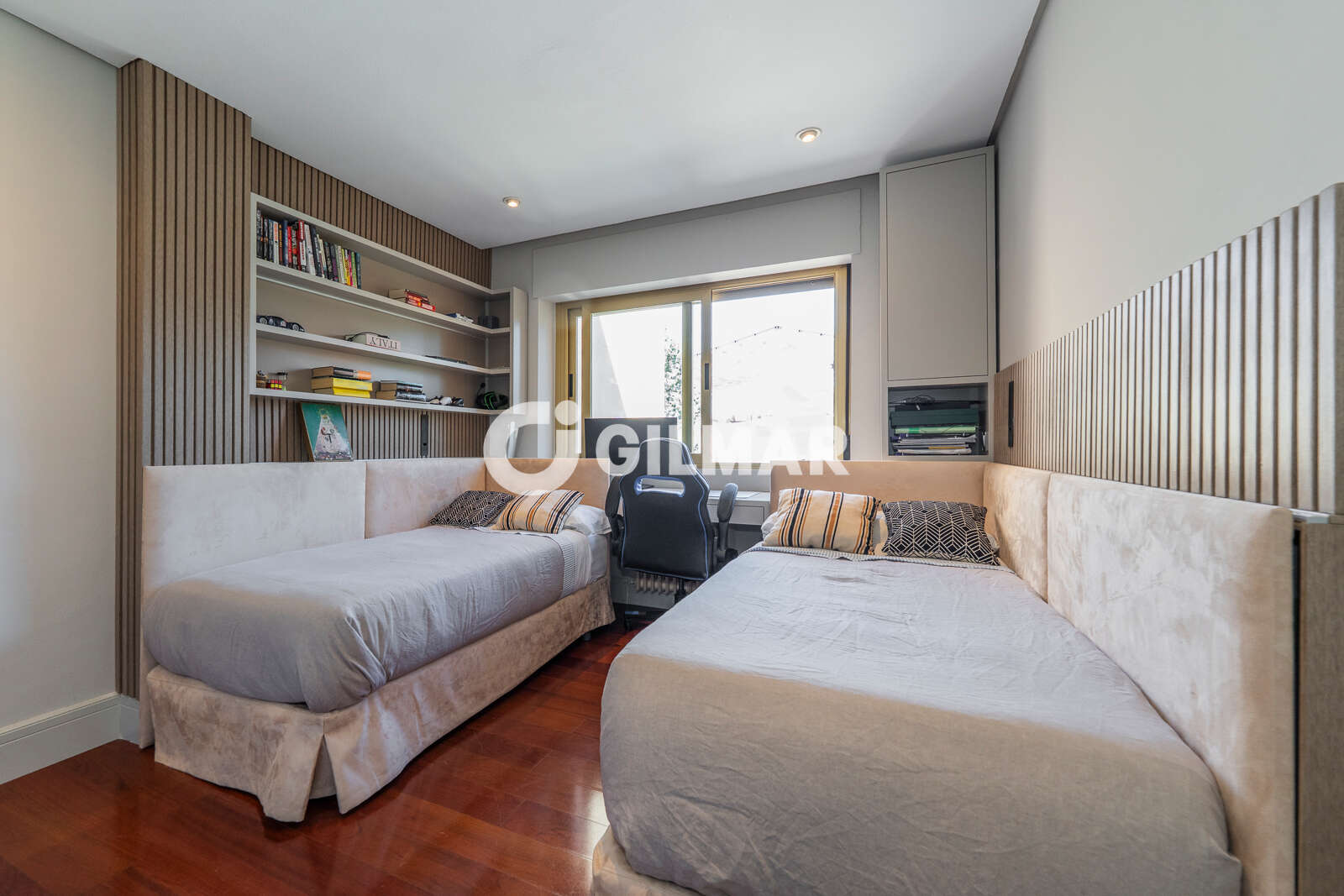 Property slider Gilmar