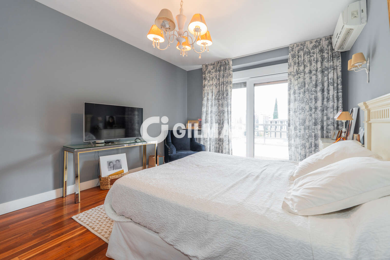 Property slider Gilmar