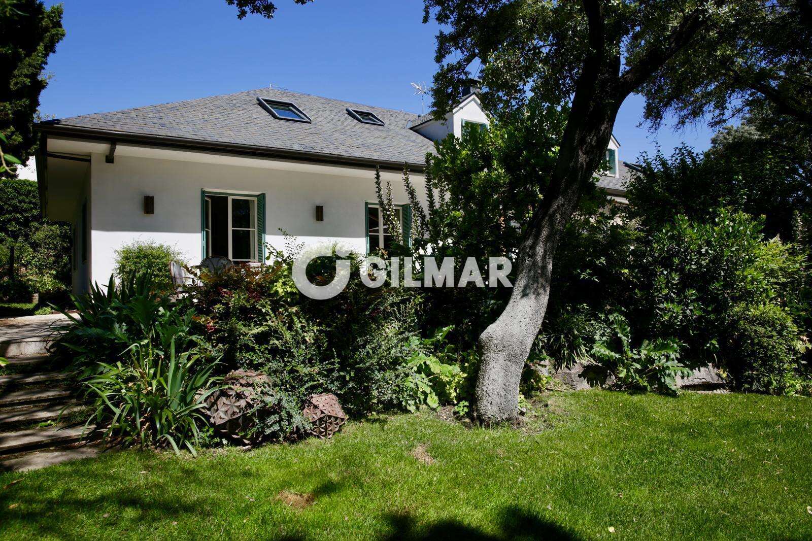 Chalet · 938 m² · 4 dorm