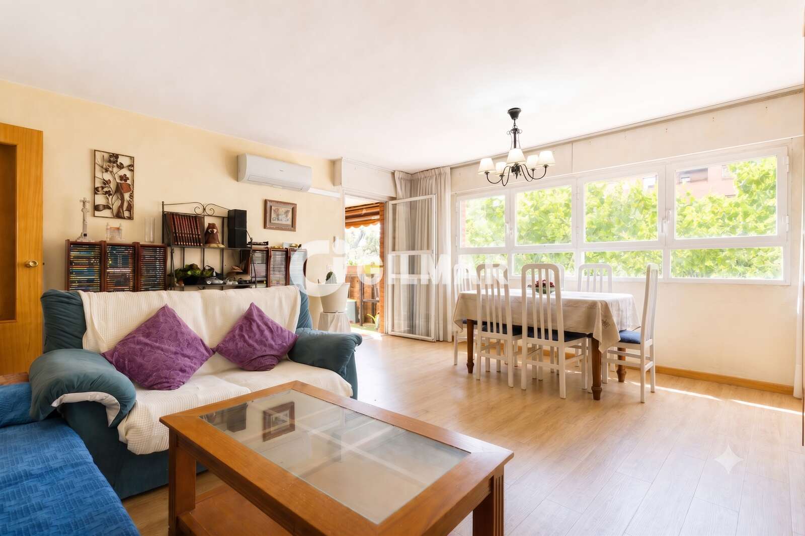 Property slider Gilmar