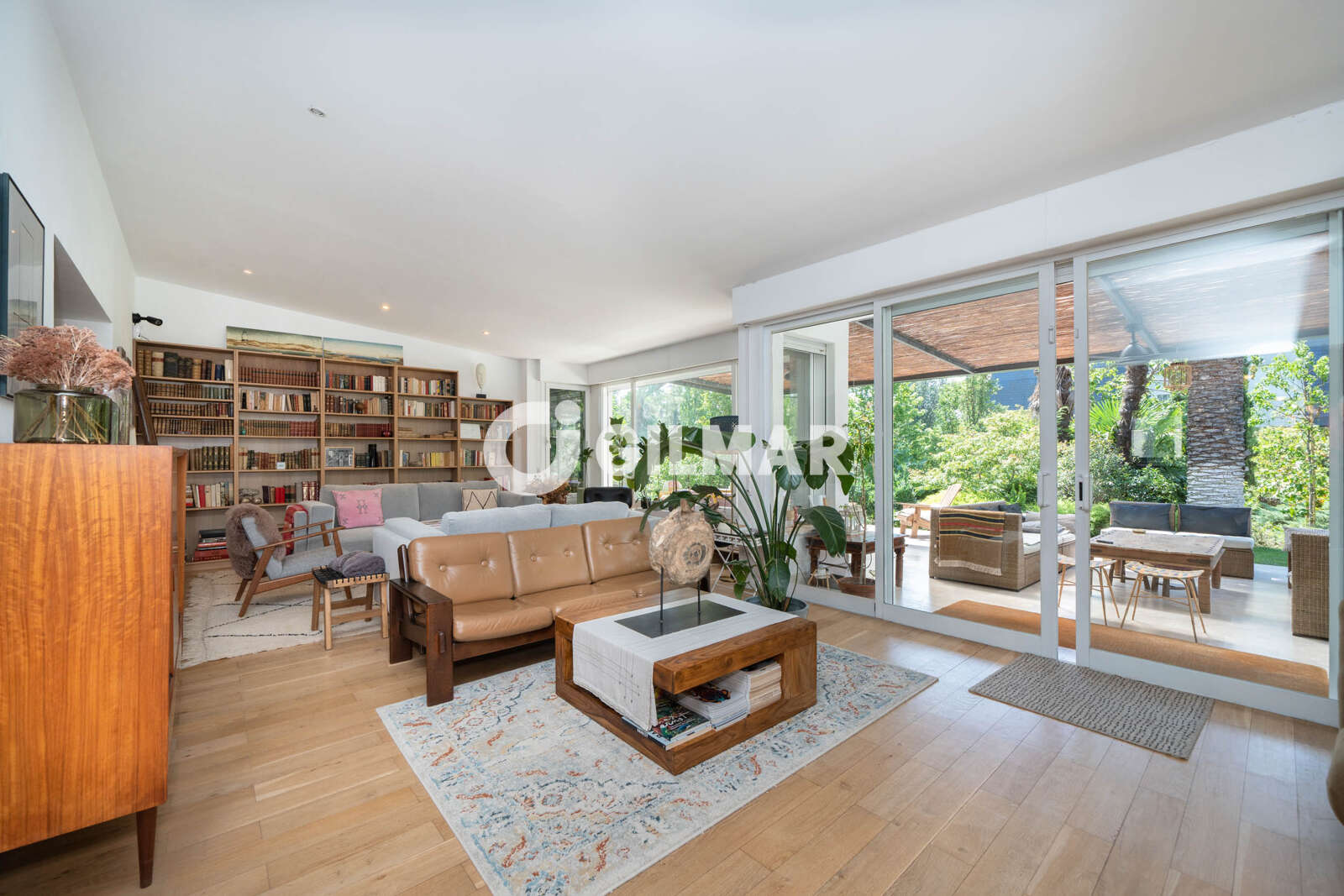 Property slider Gilmar