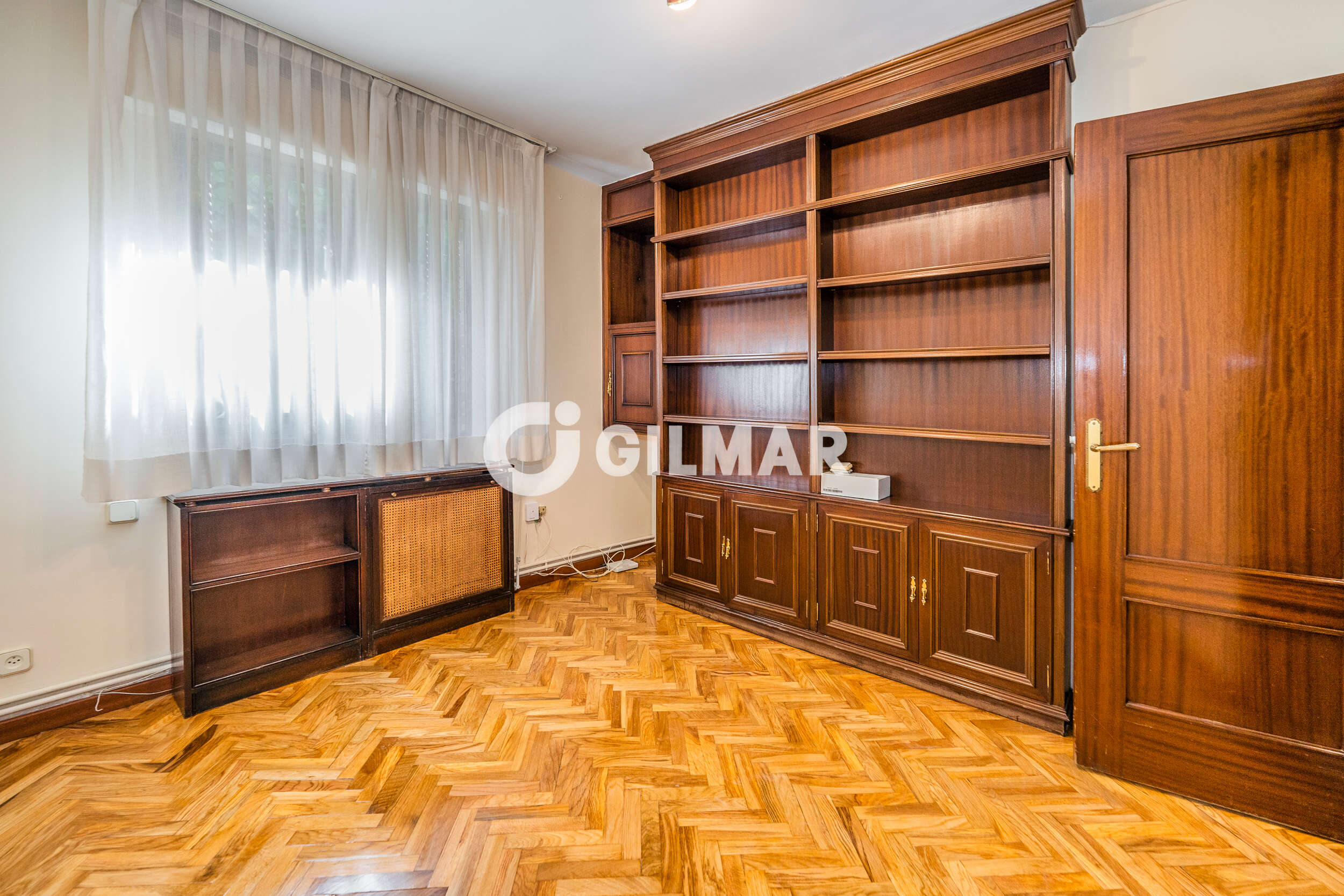 Photo of Semi-detached house