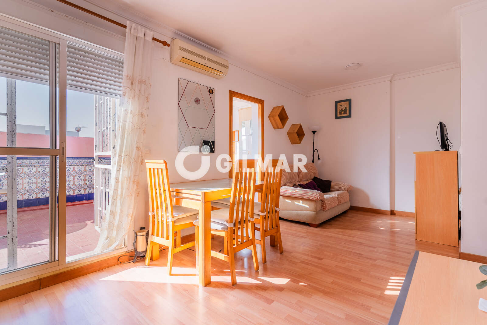 Property slider Gilmar