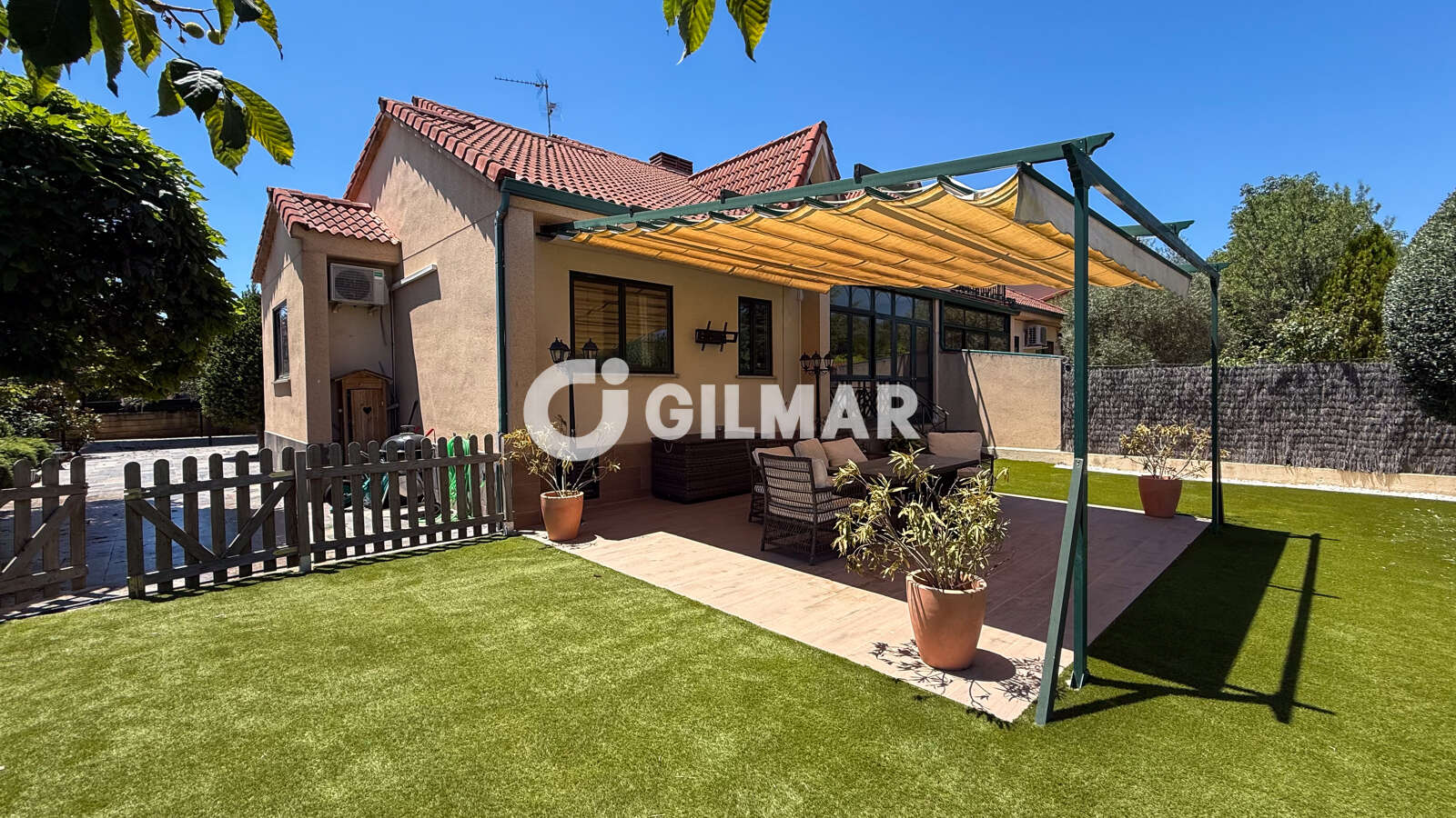 Property slider Gilmar