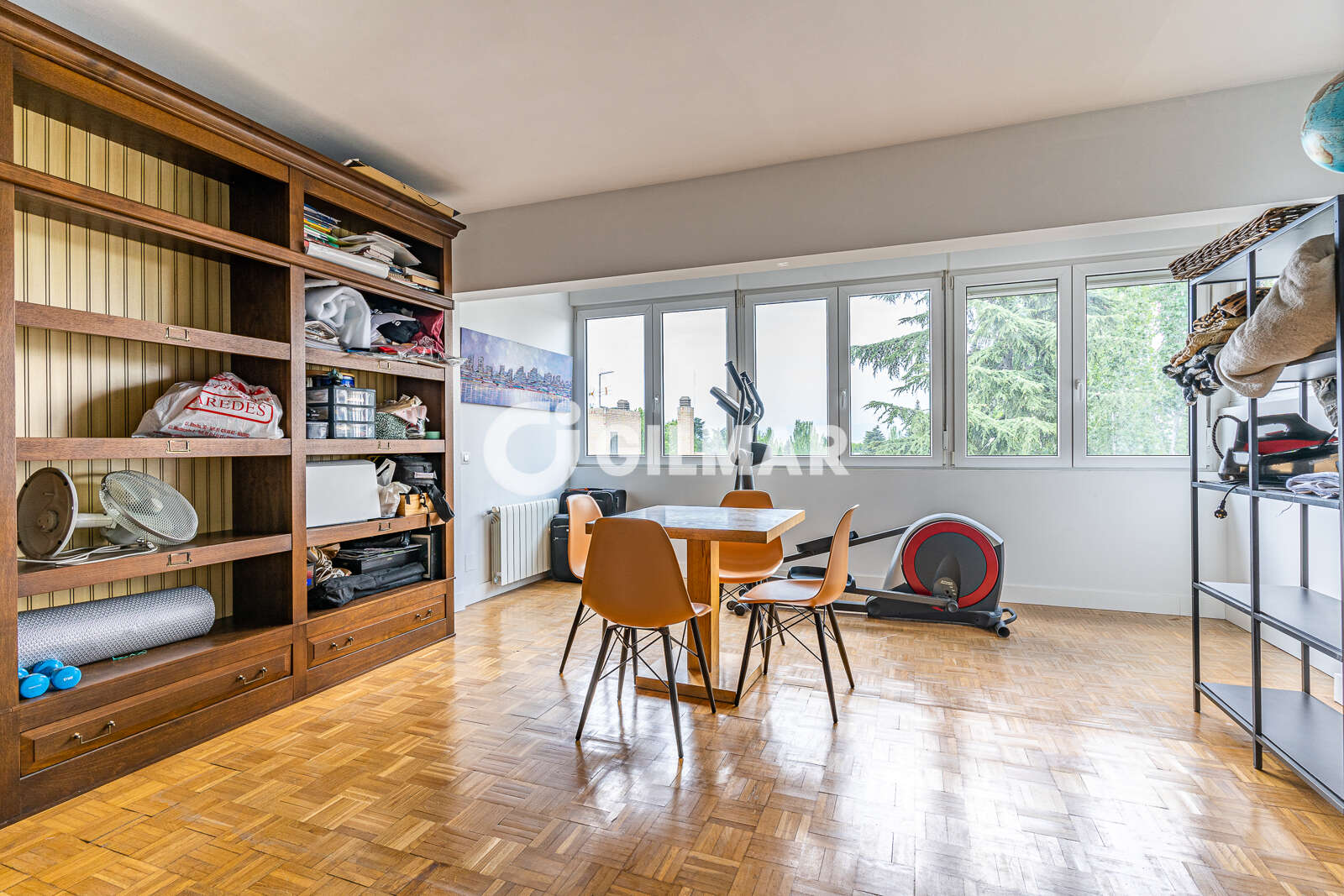 Property slider Gilmar