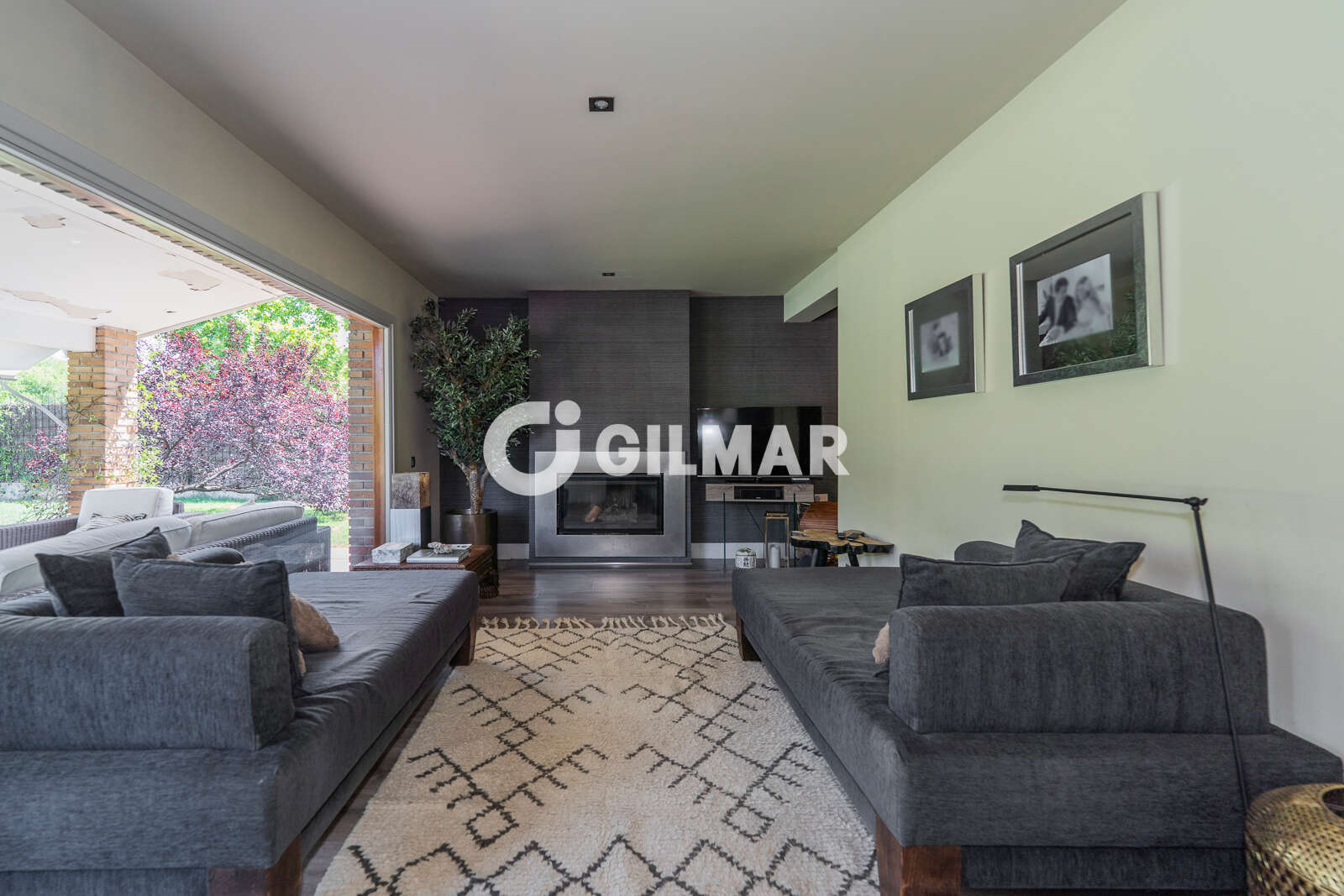 Property slider Gilmar