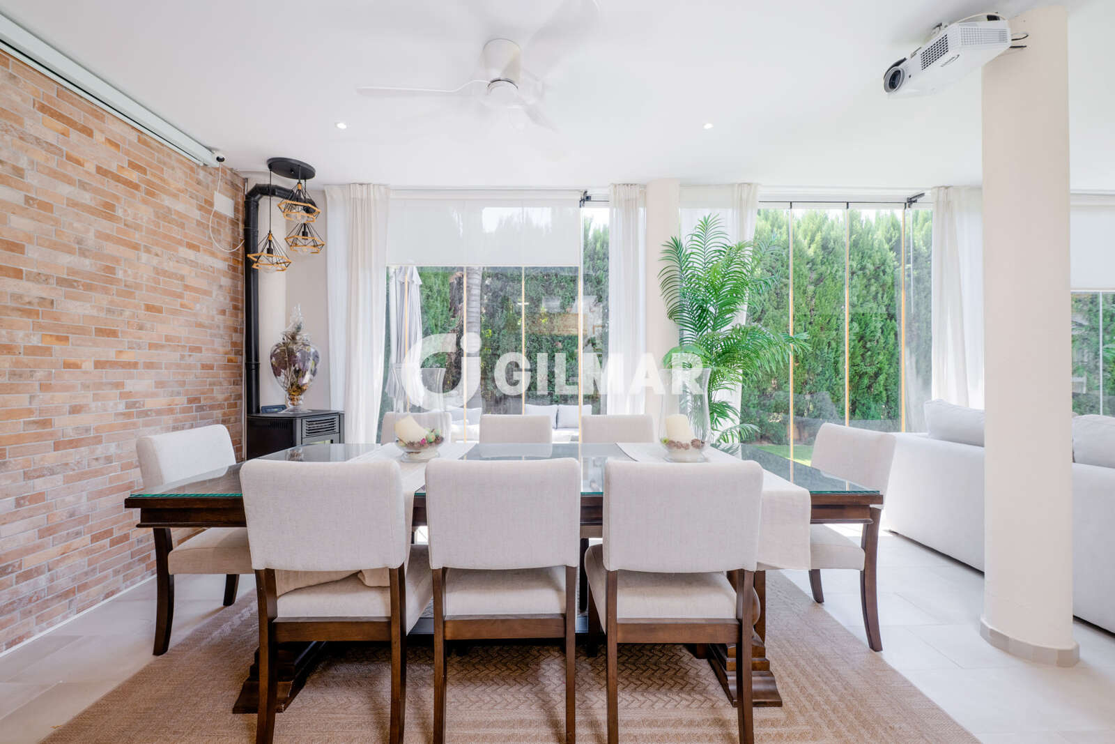 Property slider Gilmar