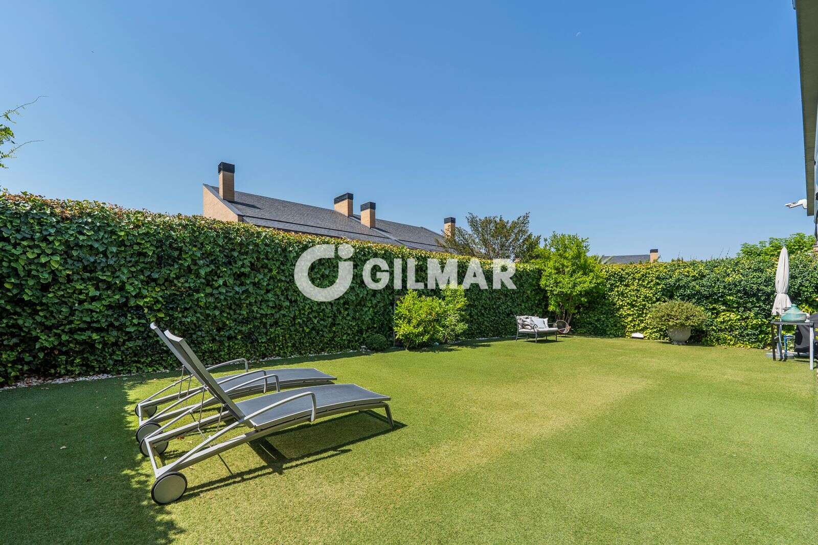Photo of Semi-detached house