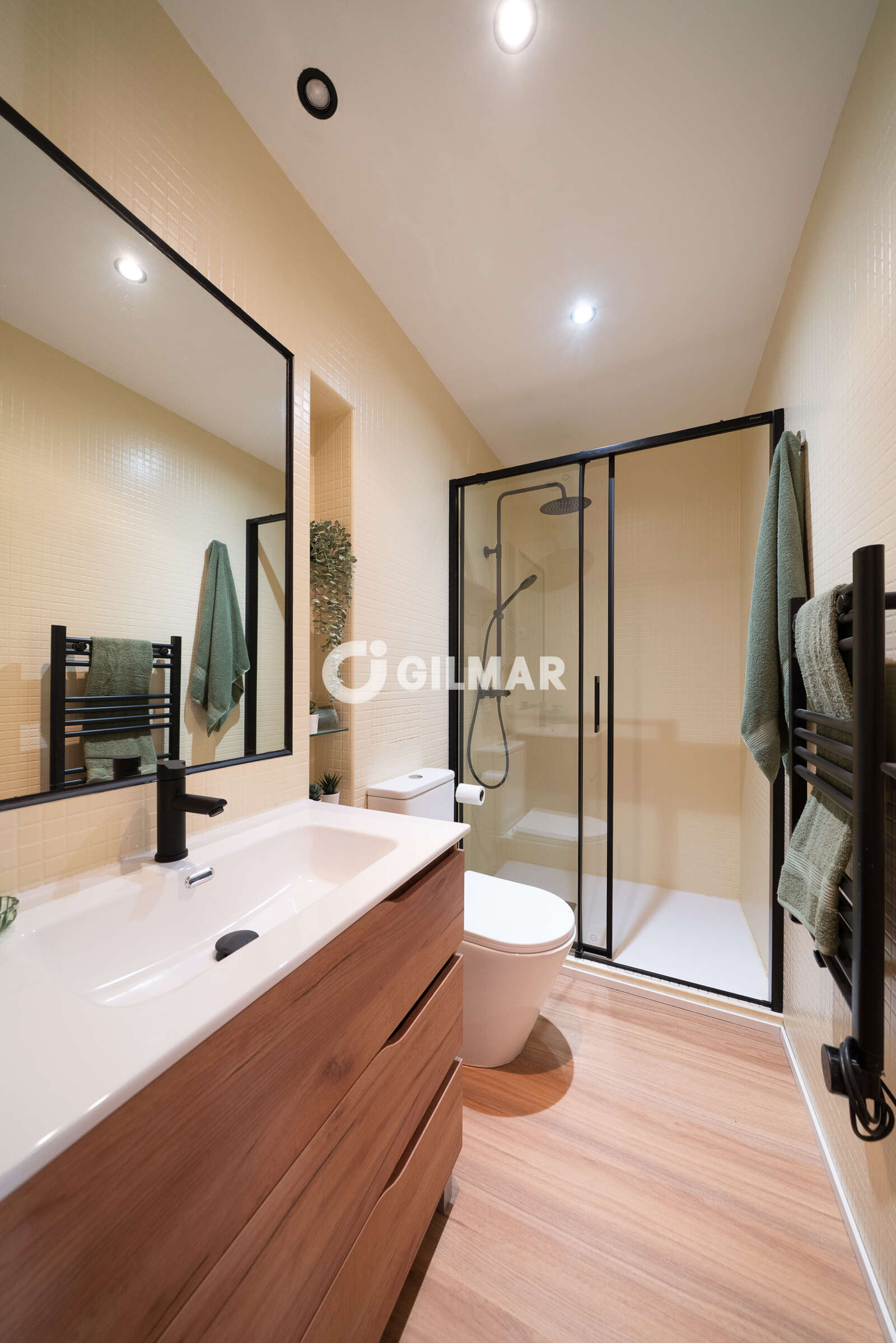 Property slider Gilmar