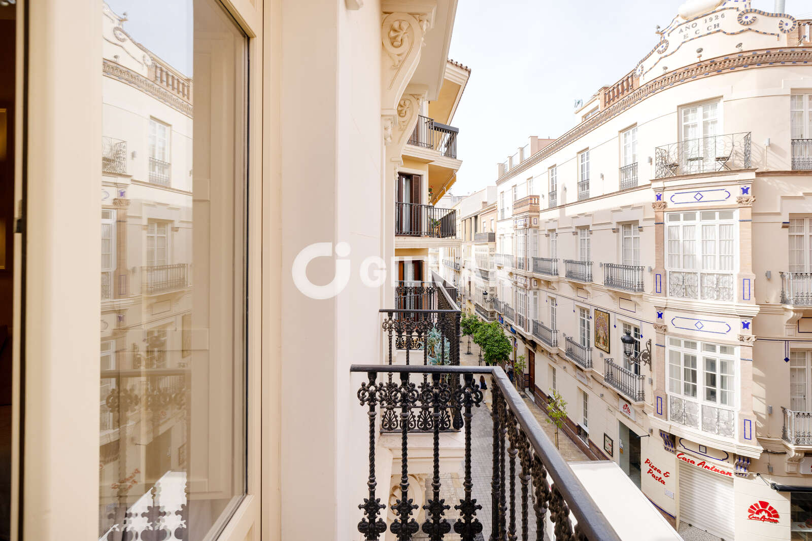 Property slider Gilmar