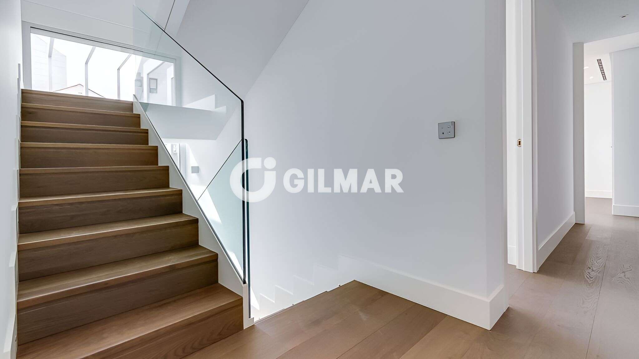 Photo of Semi-detached house