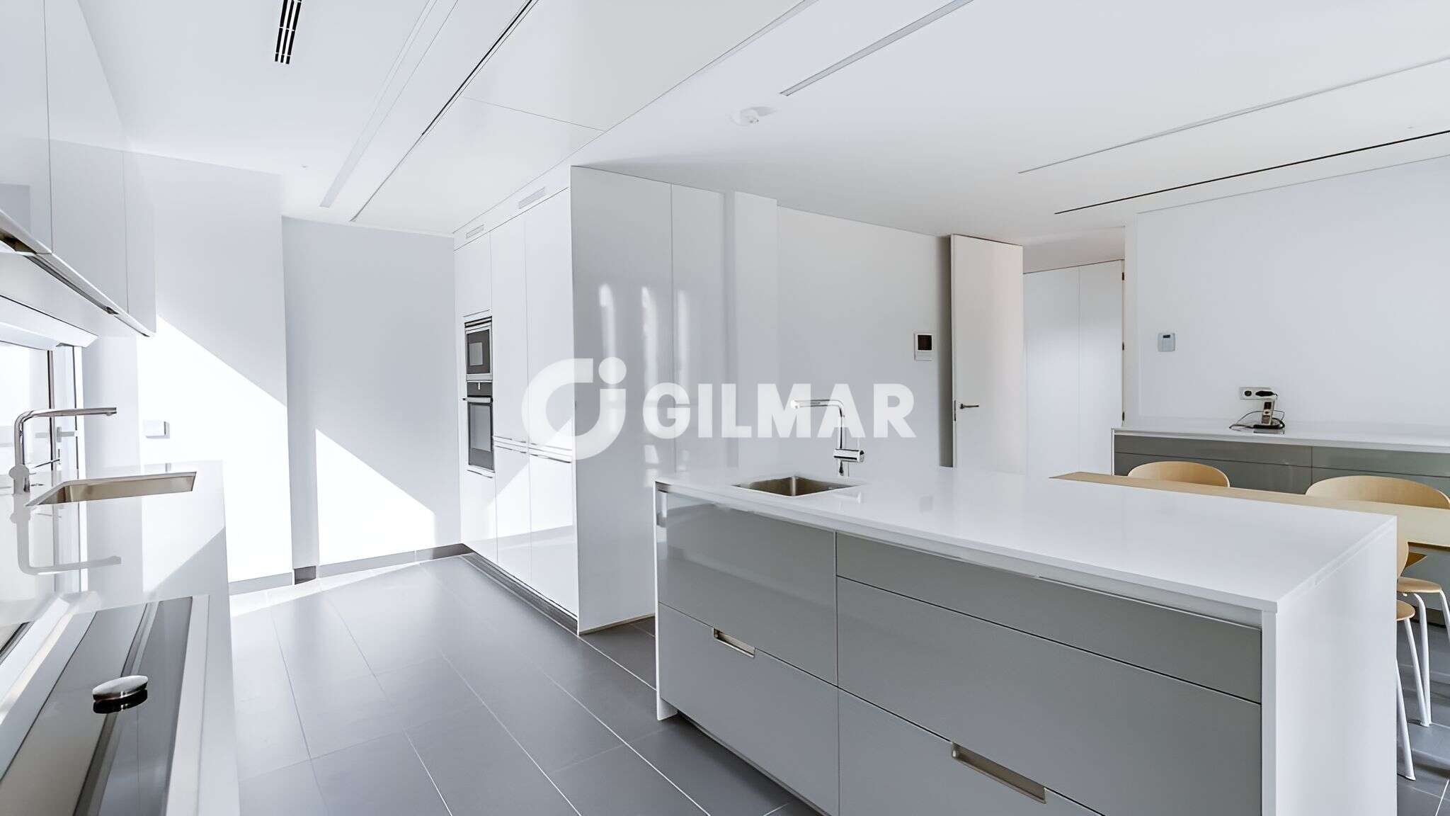 Photo of Semi-detached house