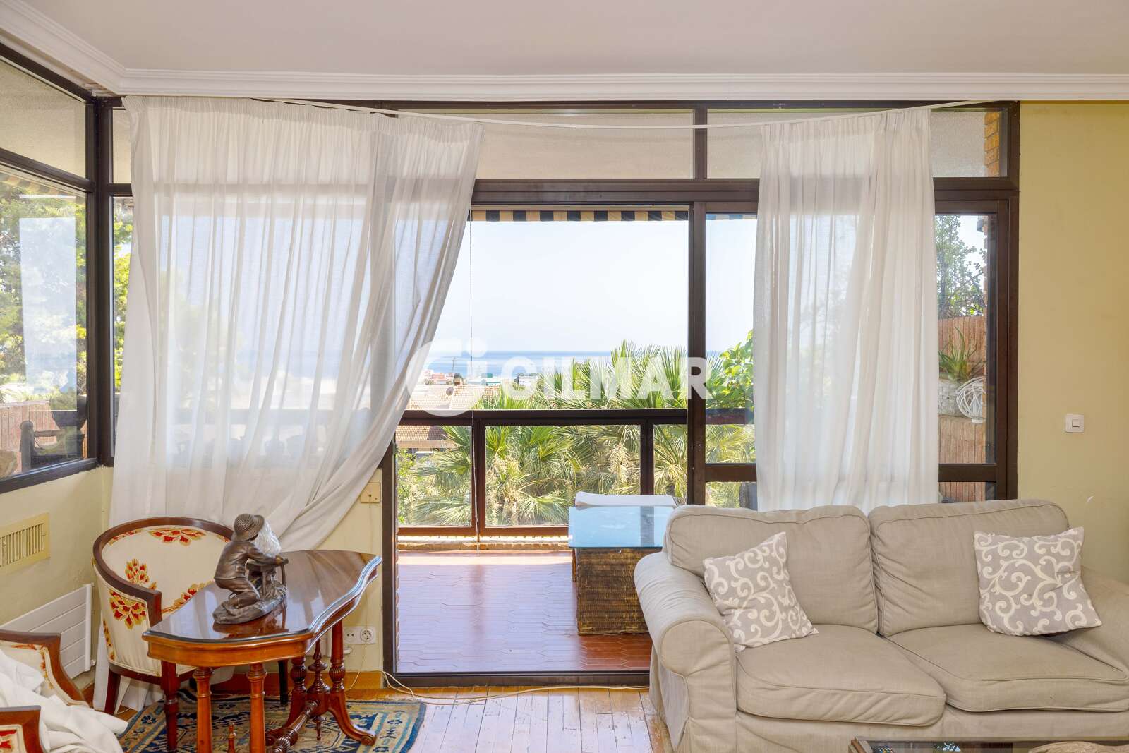 Property slider Gilmar