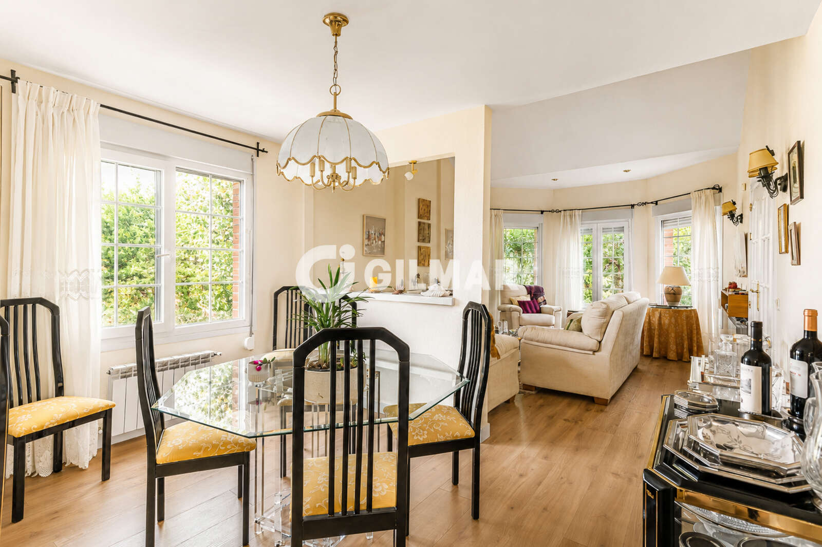 Property slider Gilmar