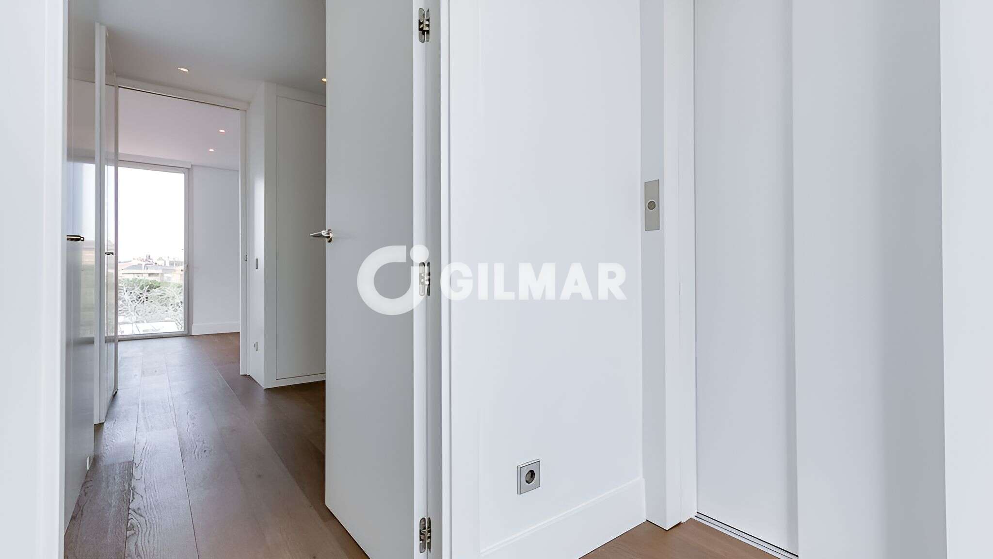 Photo of Semi-detached house