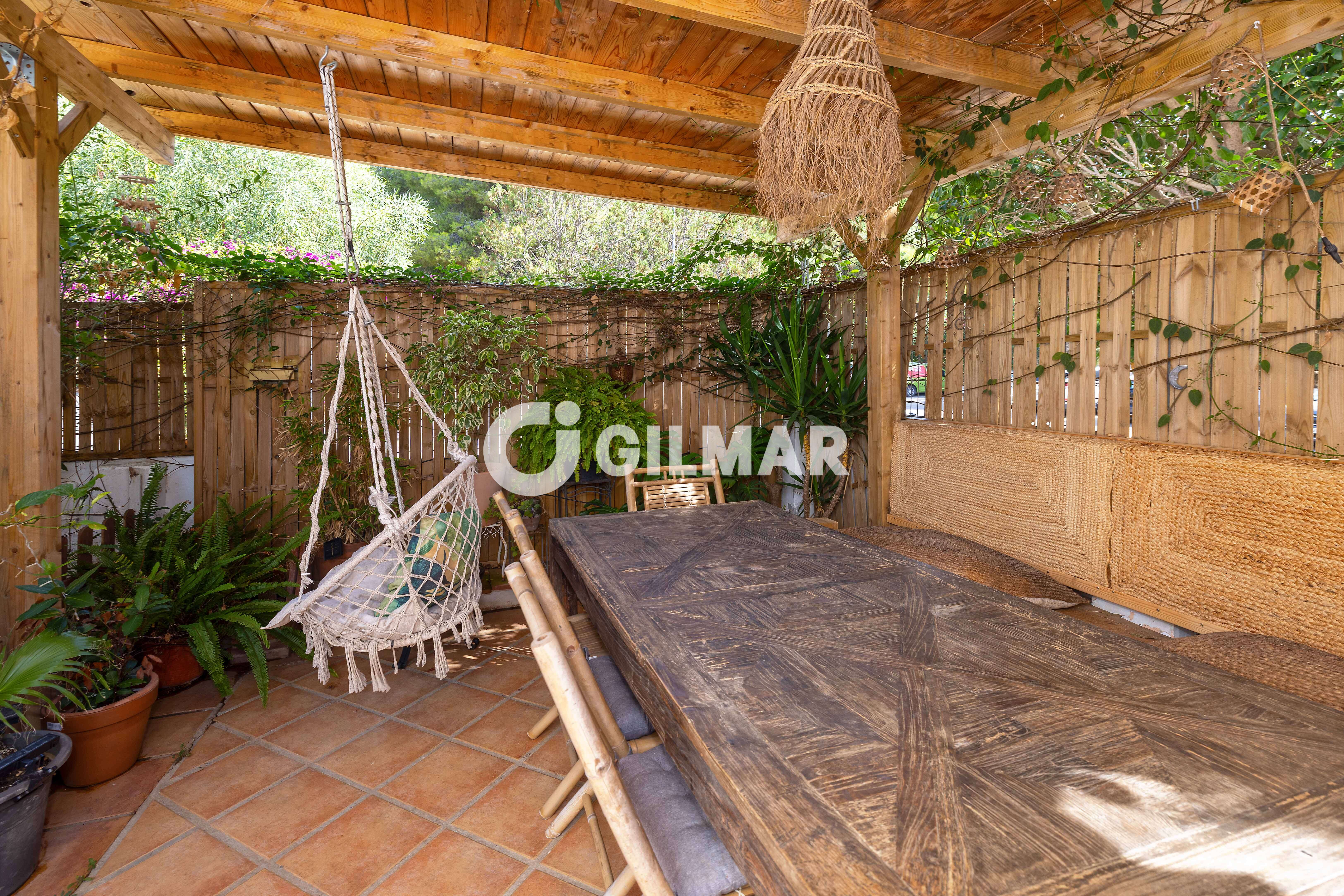 Photo of Semi-detached house