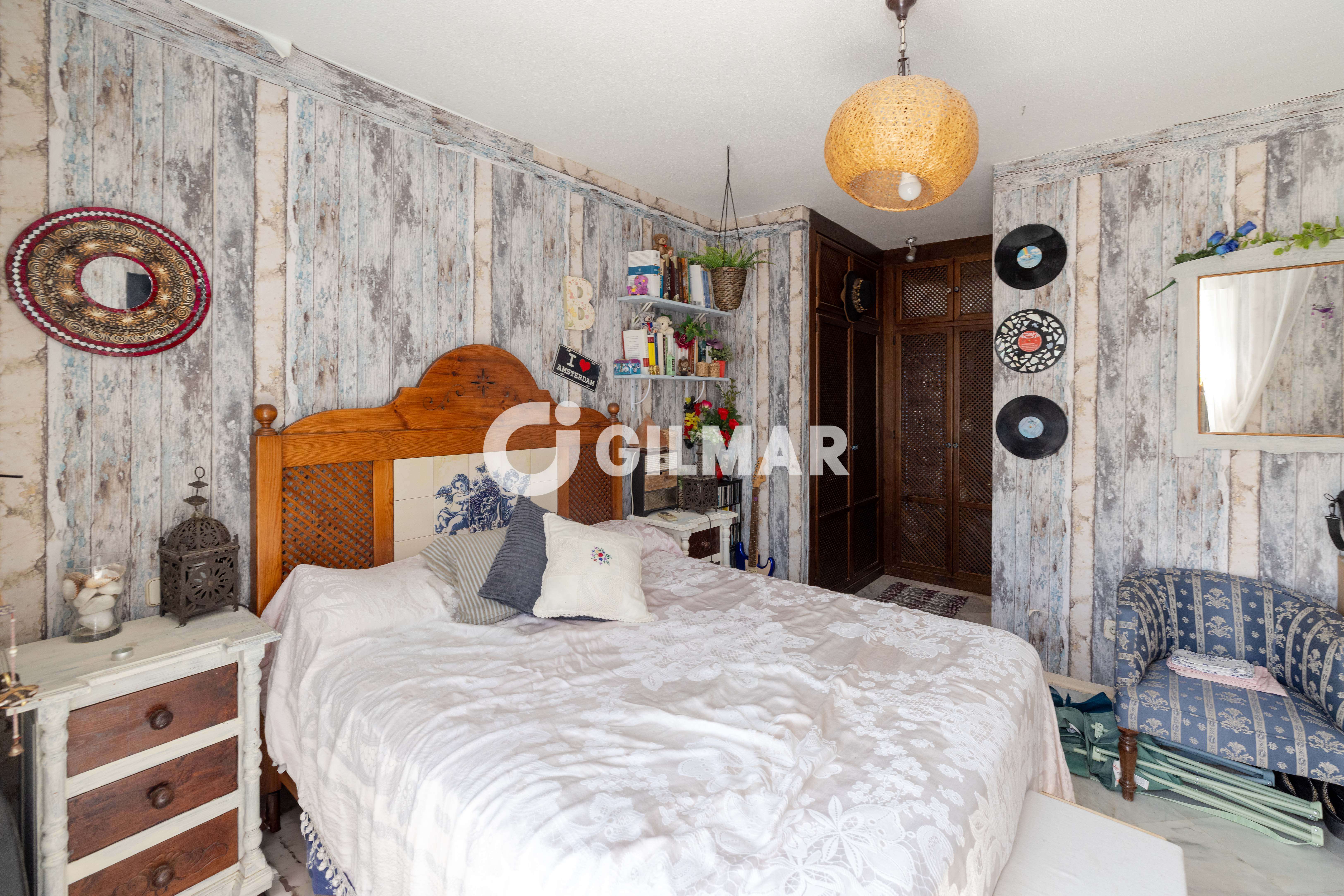 Photo of Semi-detached house