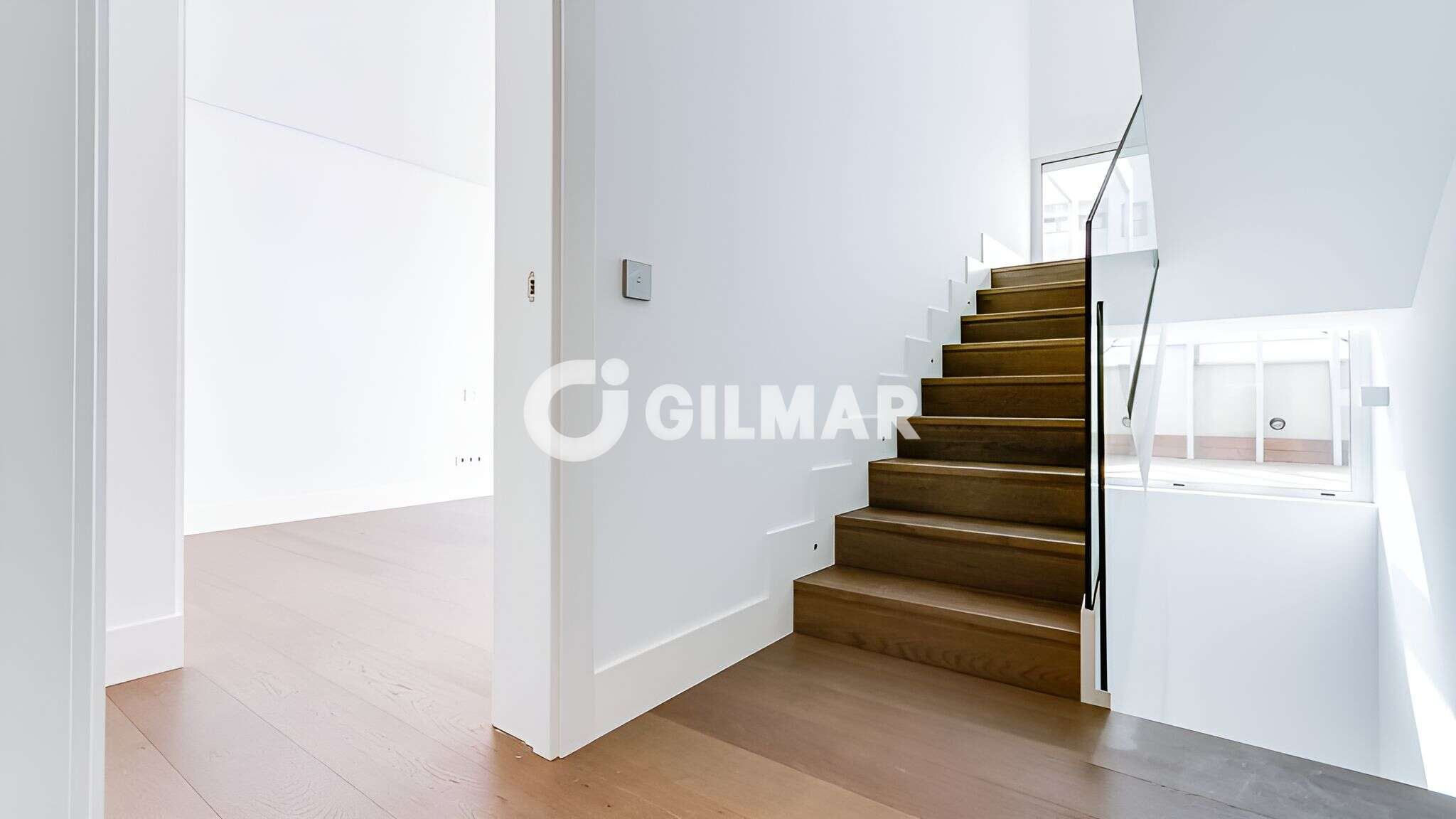 Photo of Semi-detached house