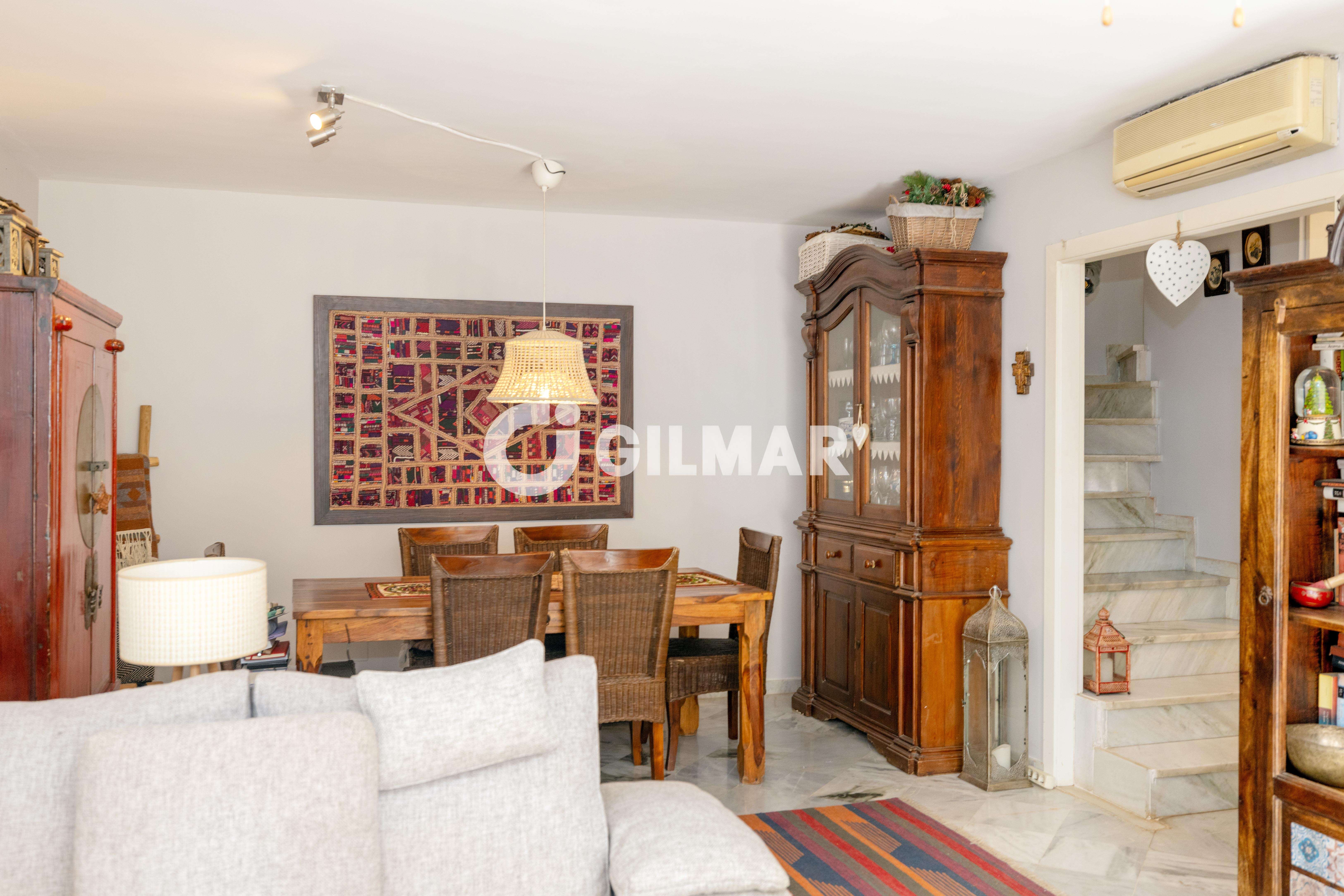 Photo of Semi-detached house