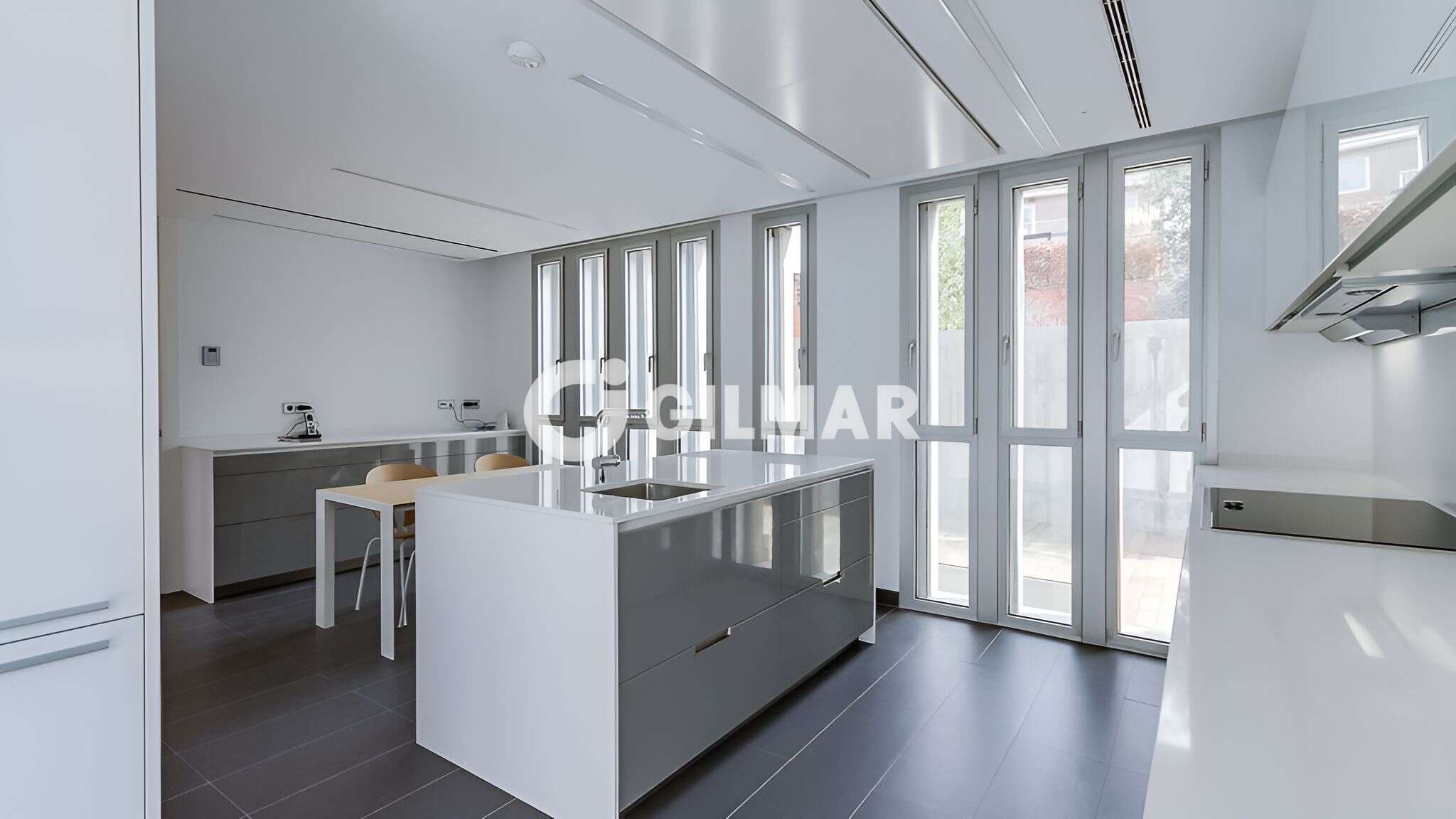 Photo of Semi-detached house