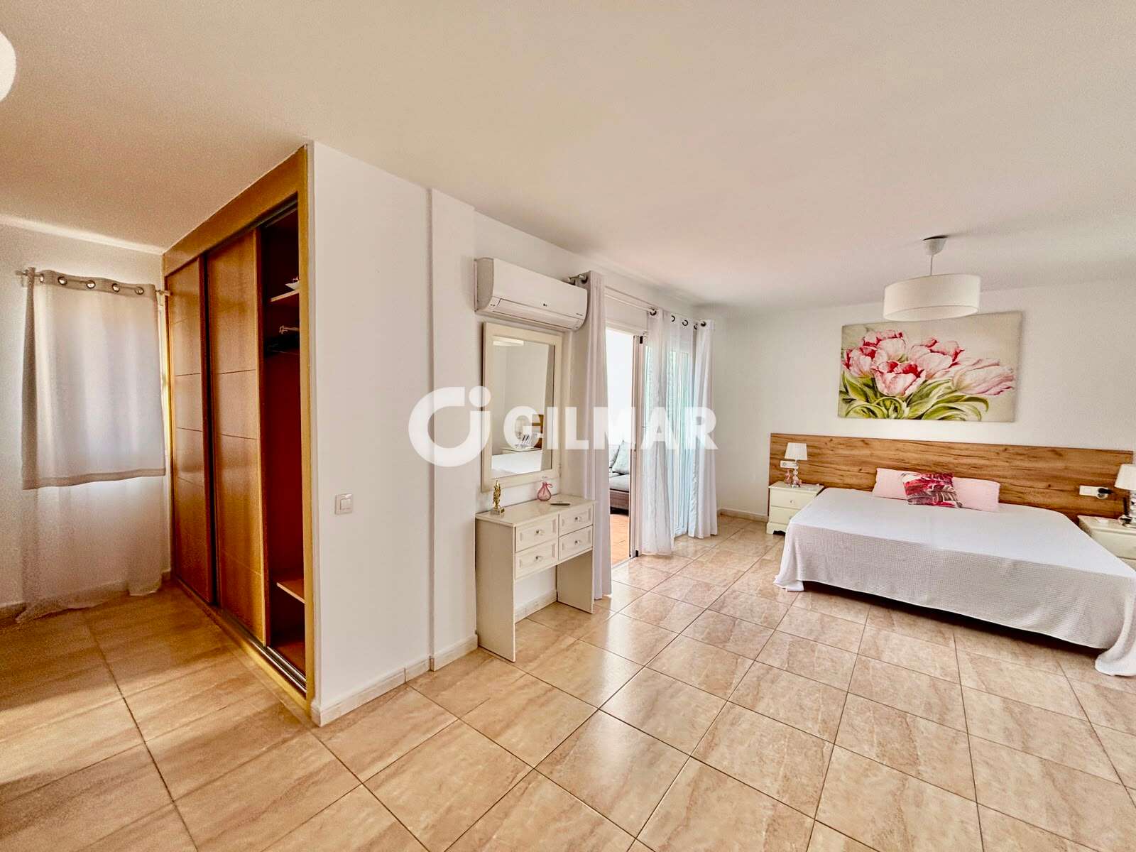 Photo of Semi-detached house