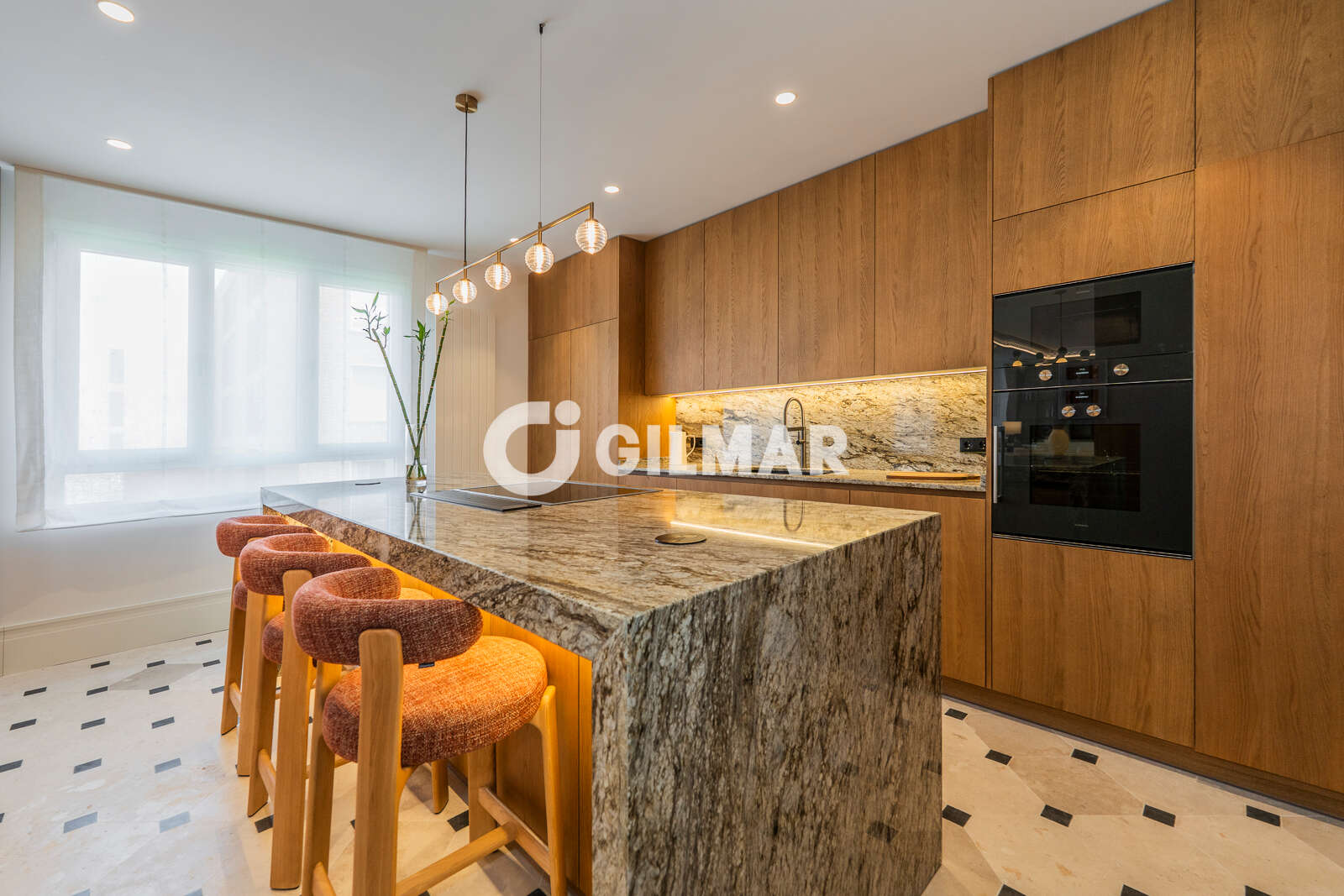Property slider Gilmar