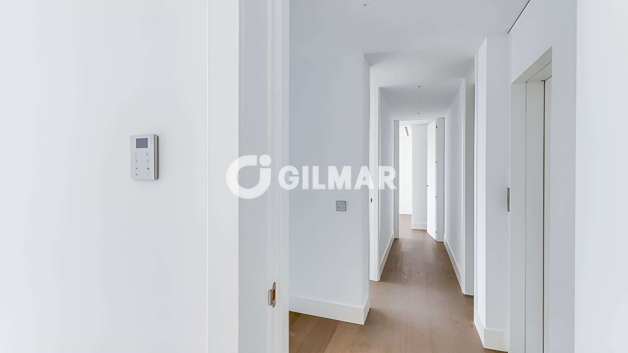 Photo of Semi-detached house