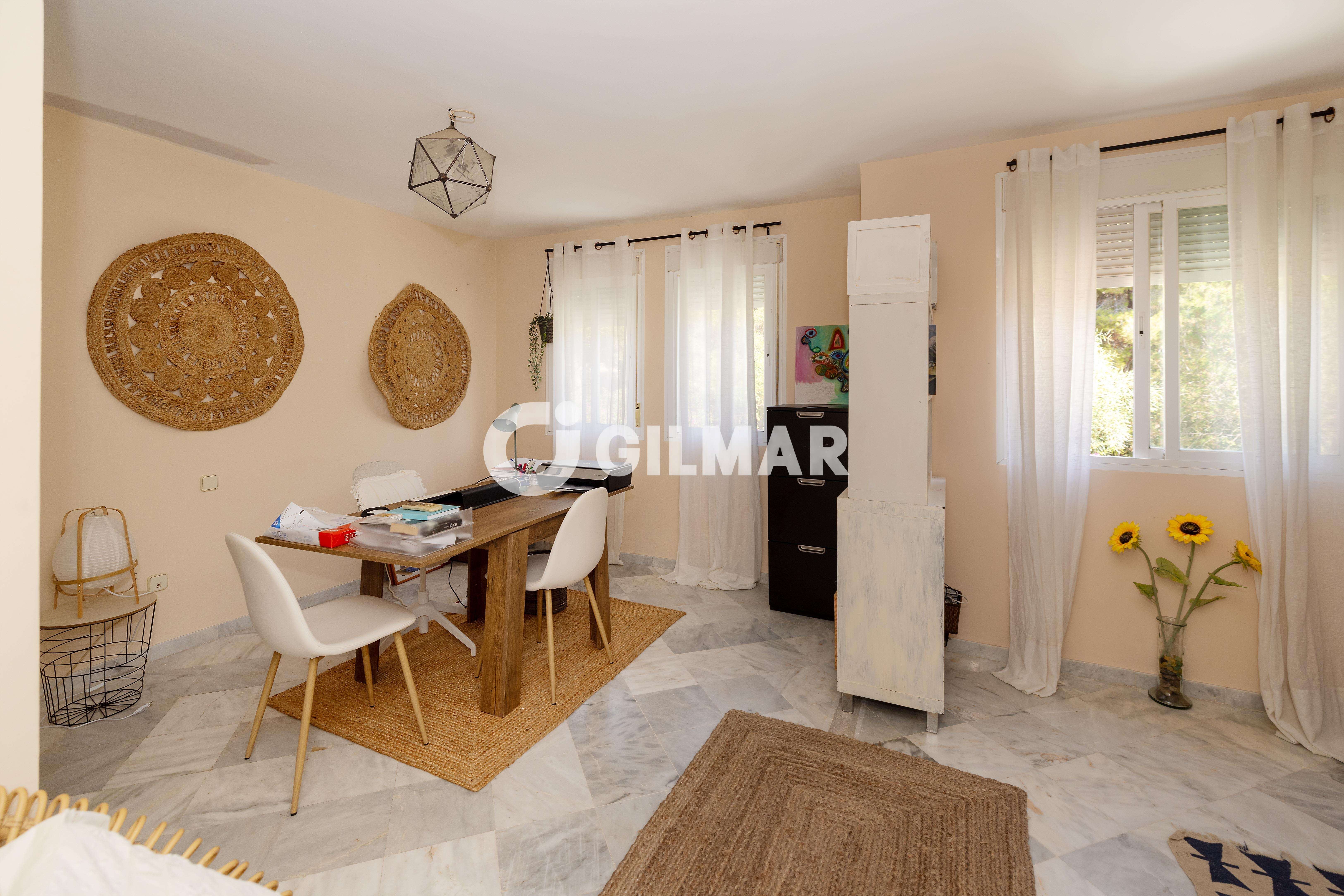 Photo of Semi-detached house